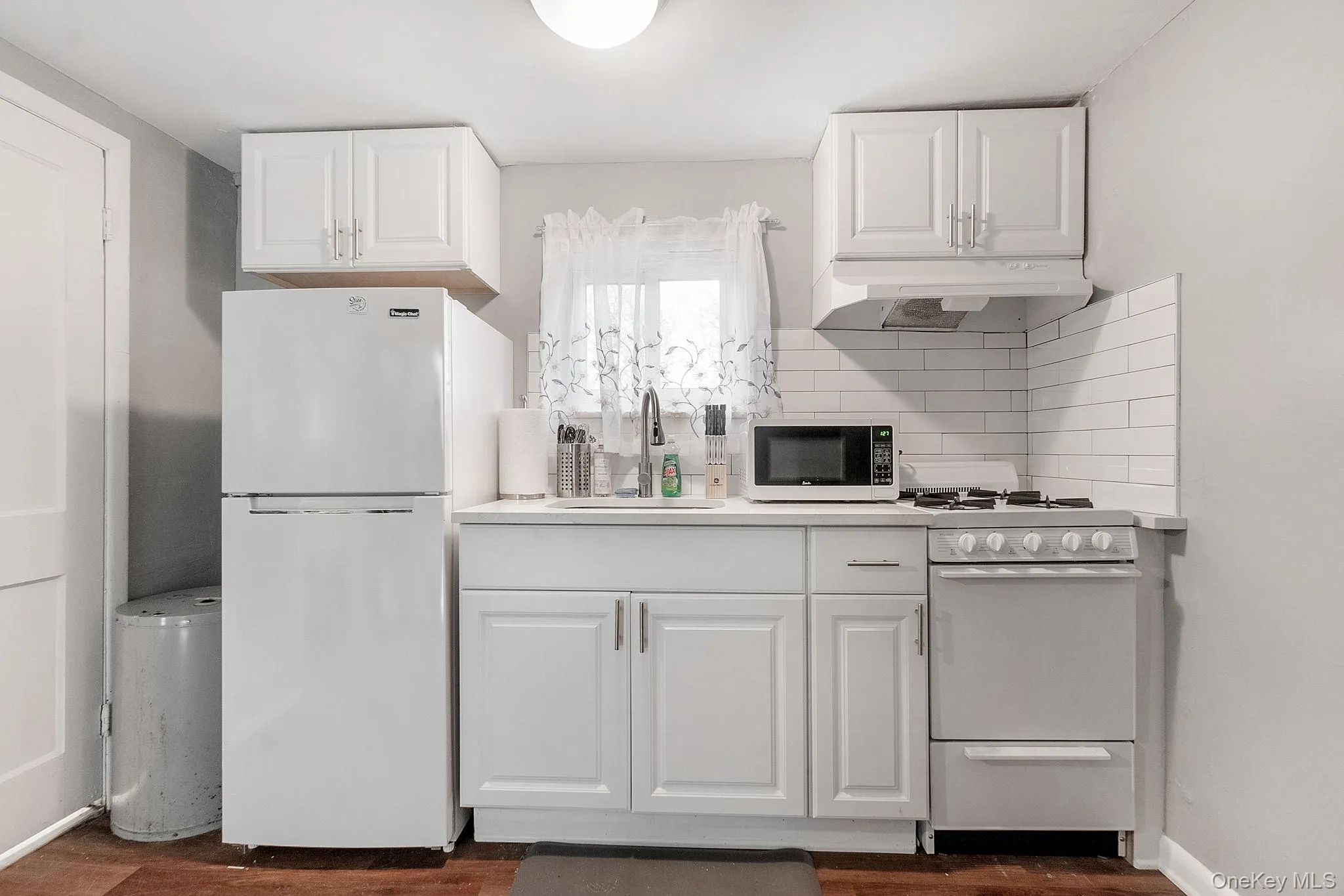 149 David Whites Lane, Southampton, NY, 4 Bedrooms Bedrooms, 10 Rooms Rooms,3 BathroomsBathrooms,Residential Lease,For Rent,David Whites,0,1028612 149 David Whites Lane, Southampton, NY, 4 Bedrooms Bedrooms, 10 Rooms Rooms,3 BathroomsBathrooms,Residential Lease,For Rent,David Whites,0,1028612