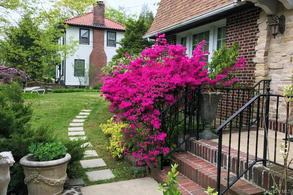 75 Sycamore Avenue, Mount Vernon, NY, 4 Bedrooms Bedrooms, 9 Rooms Rooms,3 BathroomsBathrooms,Residential,For Rent,Sycamore,0,1028619 75 Sycamore Avenue, Mount Vernon, NY, 4 Bedrooms Bedrooms, 9 Rooms Rooms,3 BathroomsBathrooms,Residential,For Rent,Sycamore,0,1028619