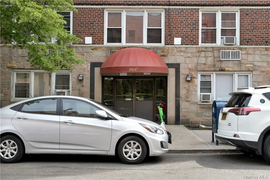 900 Lydig Avenue, New York, NY, 2 Bedrooms Bedrooms, 4 Rooms Rooms,1 BathroomBathrooms,Residential Lease,For Rent,Lydig,0,1028622 900 Lydig Avenue, New York, NY, 2 Bedrooms Bedrooms, 4 Rooms Rooms,1 BathroomBathrooms,Residential Lease,For Rent,Lydig,0,1028622