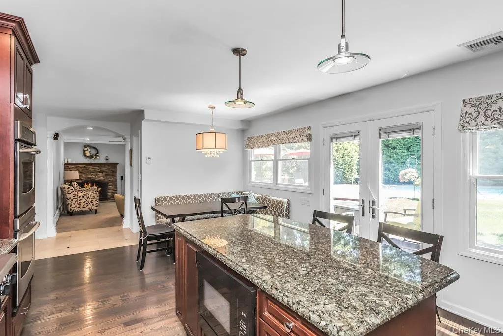 3 Windsor Place, Huntington, NY, 4 Bedrooms Bedrooms, 10 Rooms Rooms,3 BathroomsBathrooms,Residential,For Rent,Windsor,0,1028636 3 Windsor Place, Huntington, NY, 4 Bedrooms Bedrooms, 10 Rooms Rooms,3 BathroomsBathrooms,Residential,For Rent,Windsor,0,1028636