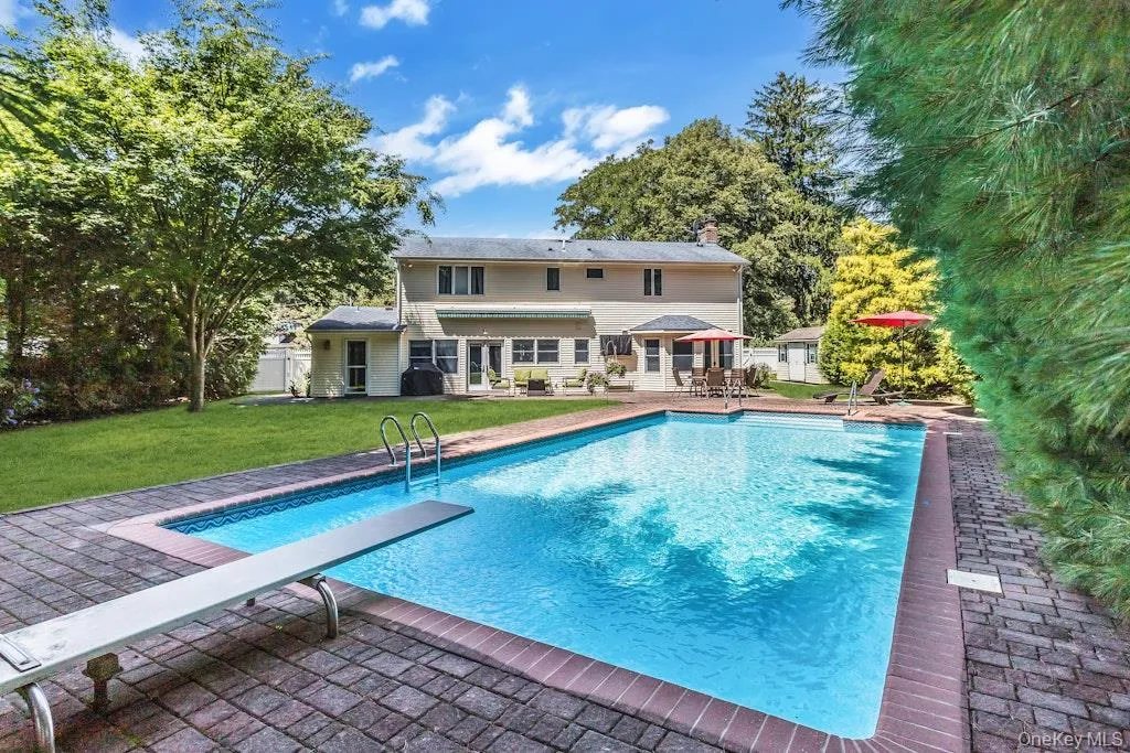 3 Windsor Place, Huntington, NY, 4 Bedrooms Bedrooms, 10 Rooms Rooms,3 BathroomsBathrooms,Residential,For Rent,Windsor,0,1028636 3 Windsor Place, Huntington, NY, 4 Bedrooms Bedrooms, 10 Rooms Rooms,3 BathroomsBathrooms,Residential,For Rent,Windsor,0,1028636