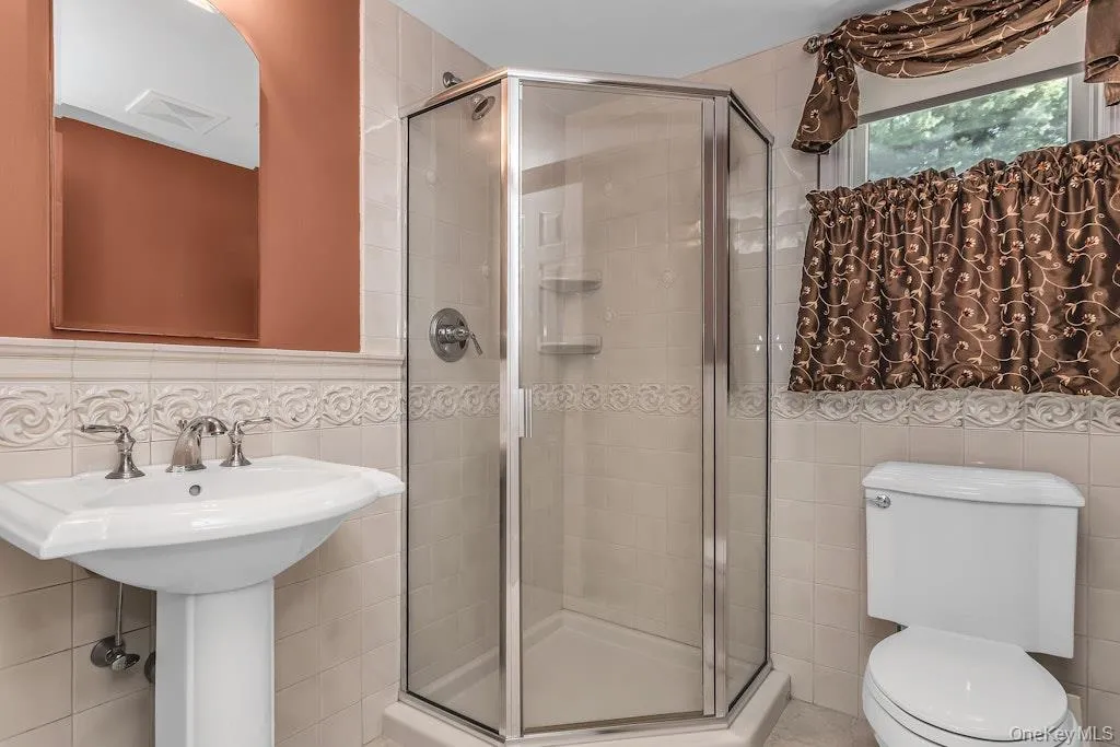 3 Windsor Place, Huntington, NY, 4 Bedrooms Bedrooms, 10 Rooms Rooms,3 BathroomsBathrooms,Residential,For Rent,Windsor,0,1028636 3 Windsor Place, Huntington, NY, 4 Bedrooms Bedrooms, 10 Rooms Rooms,3 BathroomsBathrooms,Residential,For Rent,Windsor,0,1028636