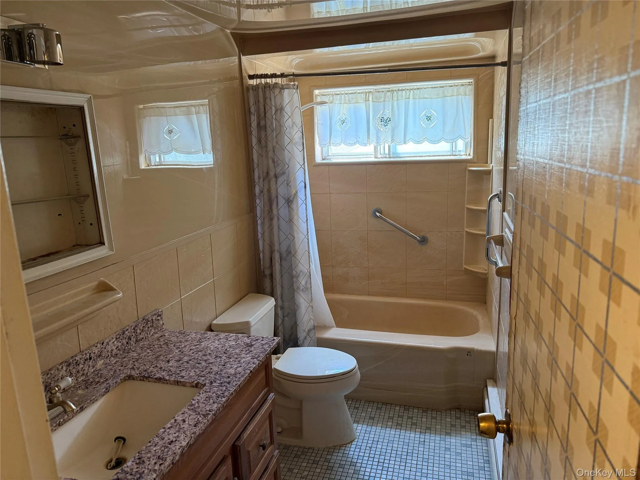 124 Ridgewood Avenue, Brookhaven, NY, 5 Bedrooms Bedrooms, 9 Rooms Rooms,2 BathroomsBathrooms,Residential,For Rent,Ridgewood,0,1028641 124 Ridgewood Avenue, Brookhaven, NY, 5 Bedrooms Bedrooms, 9 Rooms Rooms,2 BathroomsBathrooms,Residential,For Rent,Ridgewood,0,1028641