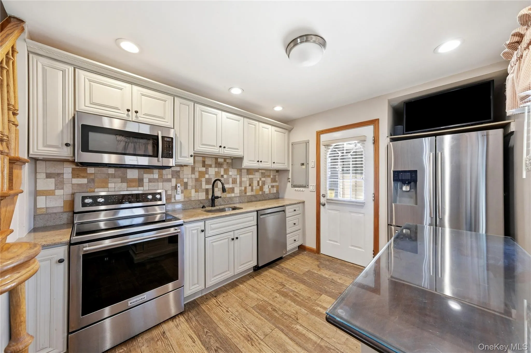 19 Tower Lane, Hempstead, NY, 3 Bedrooms Bedrooms, 7 Rooms Rooms,2 BathroomsBathrooms,Residential,For Rent,Tower,0,1028643 19 Tower Lane, Hempstead, NY, 3 Bedrooms Bedrooms, 7 Rooms Rooms,2 BathroomsBathrooms,Residential,For Rent,Tower,0,1028643