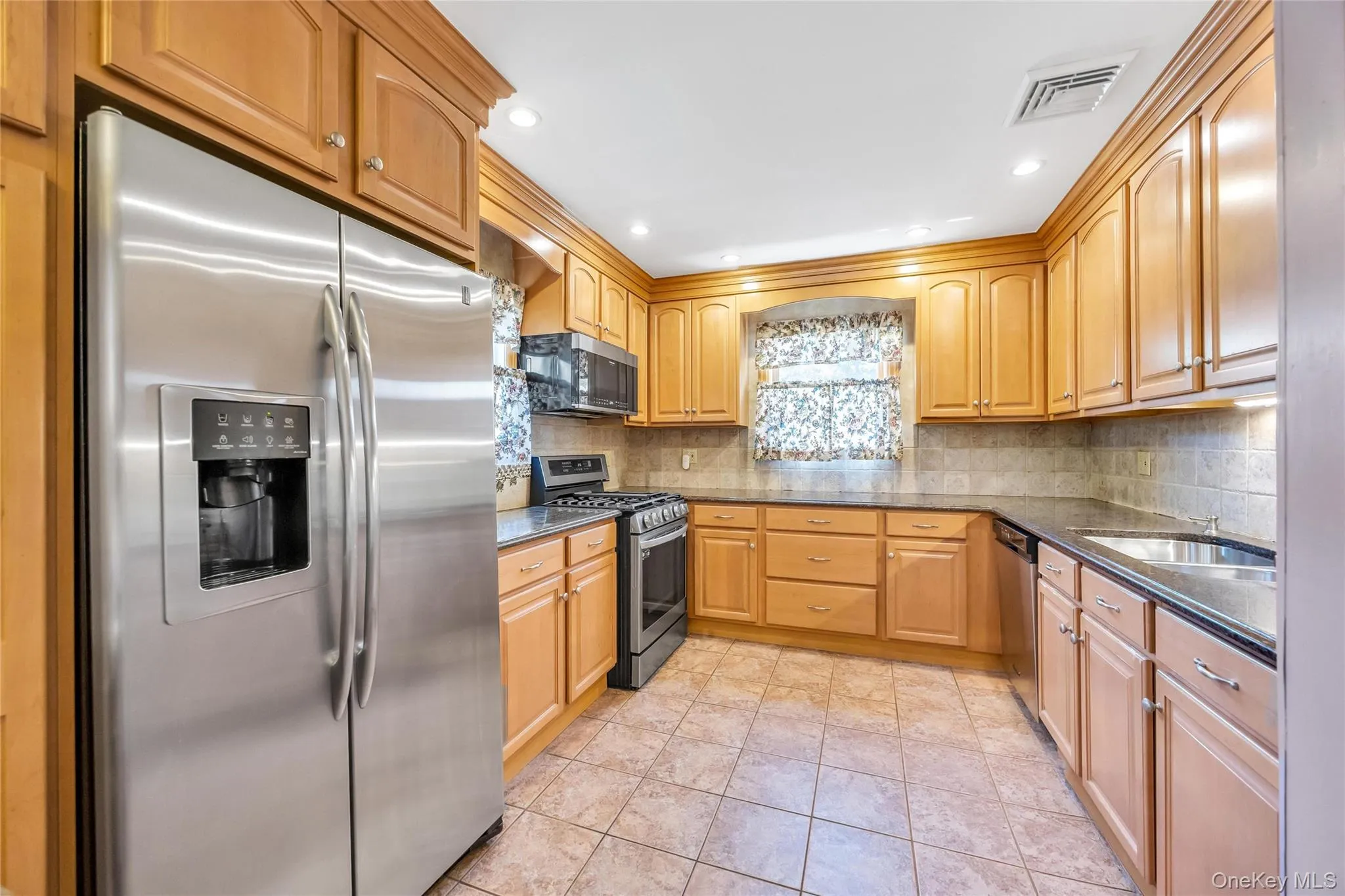 35 Jerold Street, Oyster Bay, NY, 5 Bedrooms Bedrooms, 12 Rooms Rooms,3 BathroomsBathrooms,Residential,For Rent,Jerold,0,1028652 35 Jerold Street, Oyster Bay, NY, 5 Bedrooms Bedrooms, 12 Rooms Rooms,3 BathroomsBathrooms,Residential,For Rent,Jerold,0,1028652