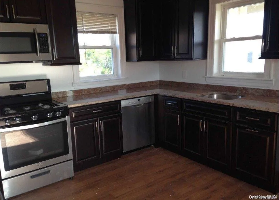 469 Hudson Street, Long Beach, NY, 3 Bedrooms Bedrooms, 6 Rooms Rooms,2 BathroomsBathrooms,Residential Lease,For Rent,Hudson,0,1028669 469 Hudson Street, Long Beach, NY, 3 Bedrooms Bedrooms, 6 Rooms Rooms,2 BathroomsBathrooms,Residential Lease,For Rent,Hudson,0,1028669