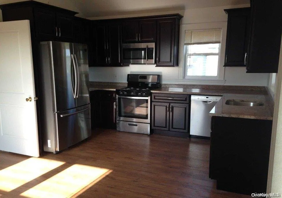 469 Hudson Street, Long Beach, NY, 3 Bedrooms Bedrooms, 6 Rooms Rooms,2 BathroomsBathrooms,Residential Lease,For Rent,Hudson,0,1028669 469 Hudson Street, Long Beach, NY, 3 Bedrooms Bedrooms, 6 Rooms Rooms,2 BathroomsBathrooms,Residential Lease,For Rent,Hudson,0,1028669