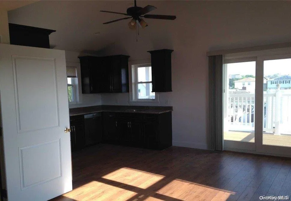 469 Hudson Street, Long Beach, NY, 3 Bedrooms Bedrooms, 6 Rooms Rooms,2 BathroomsBathrooms,Residential Lease,For Rent,Hudson,0,1028669 469 Hudson Street, Long Beach, NY, 3 Bedrooms Bedrooms, 6 Rooms Rooms,2 BathroomsBathrooms,Residential Lease,For Rent,Hudson,0,1028669