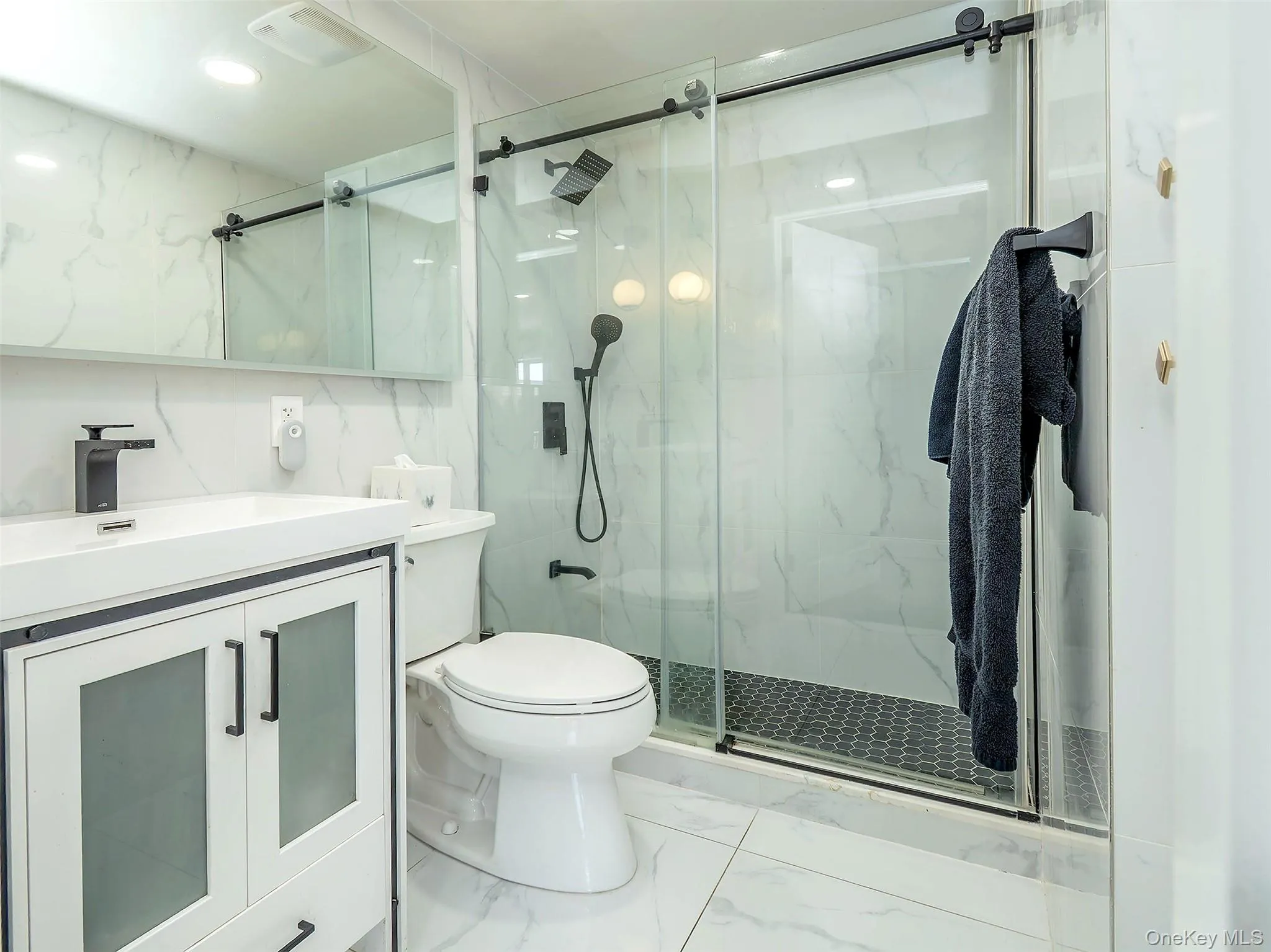 139-87 35th Avenue, New York, NY, 2 Bedrooms Bedrooms, 4 Rooms Rooms,2 BathroomsBathrooms,Residential,For Rent,35th,0,1028670 139-87 35th Avenue, New York, NY, 2 Bedrooms Bedrooms, 4 Rooms Rooms,2 BathroomsBathrooms,Residential,For Rent,35th,0,1028670