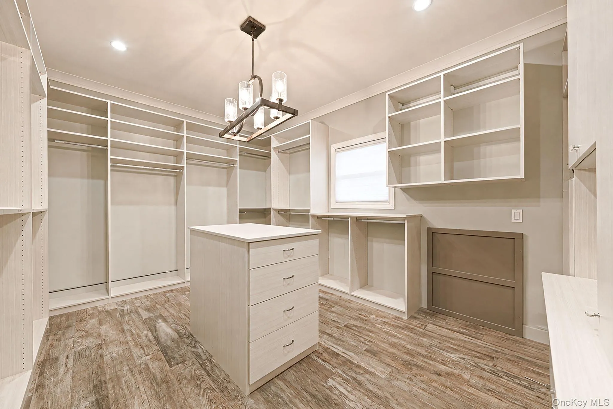 511 Devon Place, Islip, NY, 4 Bedrooms Bedrooms, 8 Rooms Rooms,2 BathroomsBathrooms,Residential,For Rent,Devon,0,1028676 511 Devon Place, Islip, NY, 4 Bedrooms Bedrooms, 8 Rooms Rooms,2 BathroomsBathrooms,Residential,For Rent,Devon,0,1028676