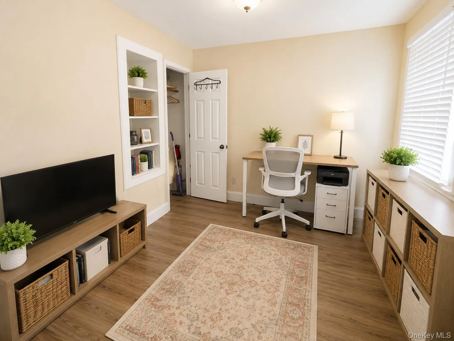 315 Paumanake Avenue, Islip, NY, 3 Bedrooms Bedrooms, 6 Rooms Rooms,1 BathroomBathrooms,Residential Lease,For Rent,Paumanake,0,1028678 315 Paumanake Avenue, Islip, NY, 3 Bedrooms Bedrooms, 6 Rooms Rooms,1 BathroomBathrooms,Residential Lease,For Rent,Paumanake,0,1028678