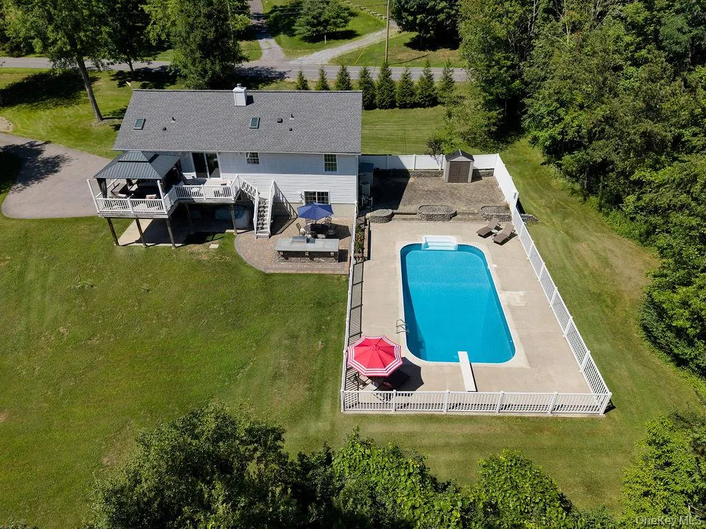 3 Justbrand Lane, La Grange, NY, 3 Bedrooms Bedrooms, 8 Rooms Rooms,3 BathroomsBathrooms,Residential,For Rent,Justbrand,0,1028685 3 Justbrand Lane, La Grange, NY, 3 Bedrooms Bedrooms, 8 Rooms Rooms,3 BathroomsBathrooms,Residential,For Rent,Justbrand,0,1028685