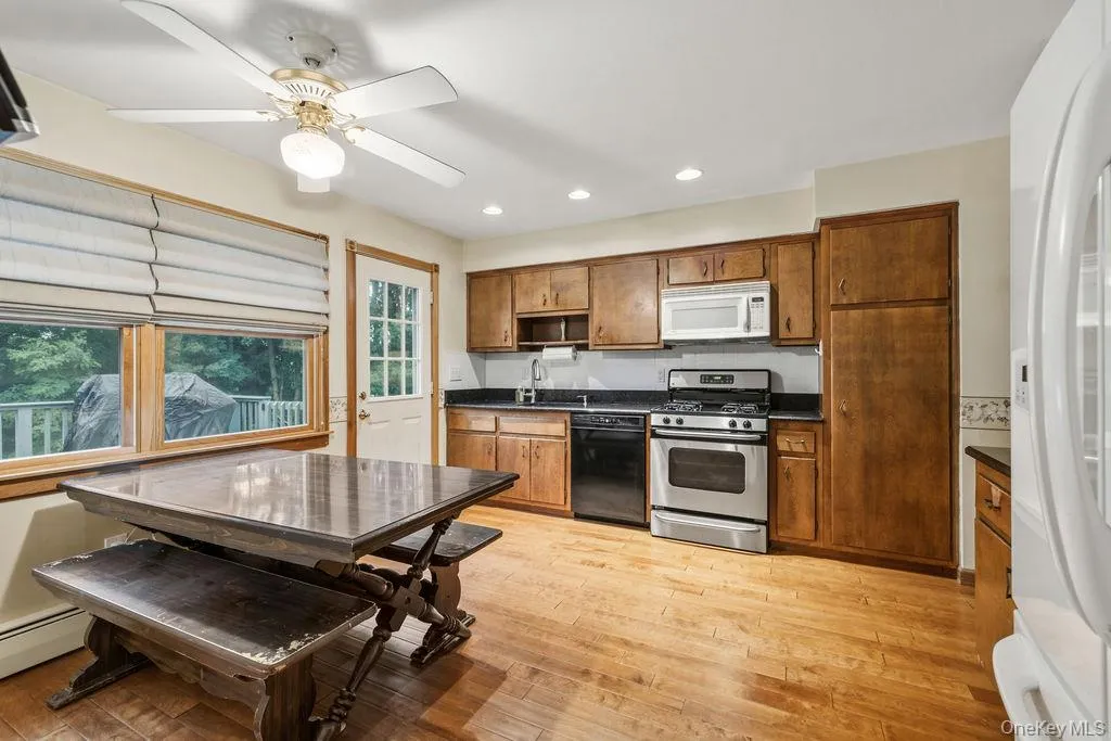 5 Newport Court, Ramapo, NY, 4 Bedrooms Bedrooms, 9 Rooms Rooms,3 BathroomsBathrooms,Residential,For Rent,Newport,0,1028686 5 Newport Court, Ramapo, NY, 4 Bedrooms Bedrooms, 9 Rooms Rooms,3 BathroomsBathrooms,Residential,For Rent,Newport,0,1028686
