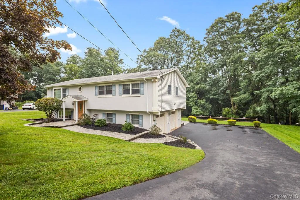 5 Newport Court, Ramapo, NY, 4 Bedrooms Bedrooms, 9 Rooms Rooms,3 BathroomsBathrooms,Residential,For Rent,Newport,0,1028686 5 Newport Court, Ramapo, NY, 4 Bedrooms Bedrooms, 9 Rooms Rooms,3 BathroomsBathrooms,Residential,For Rent,Newport,0,1028686
