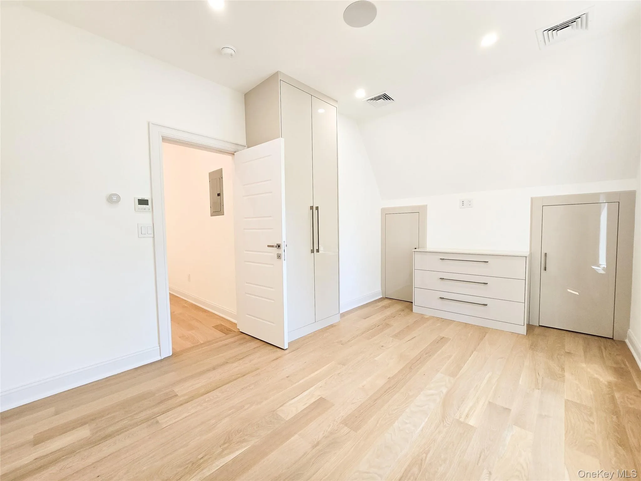 49-32 Annadale Lane, New York, NY, 4 Bedrooms Bedrooms, 10 Rooms Rooms,4 BathroomsBathrooms,Residential,For Rent,Annadale,0,1028697 49-32 Annadale Lane, New York, NY, 4 Bedrooms Bedrooms, 10 Rooms Rooms,4 BathroomsBathrooms,Residential,For Rent,Annadale,0,1028697