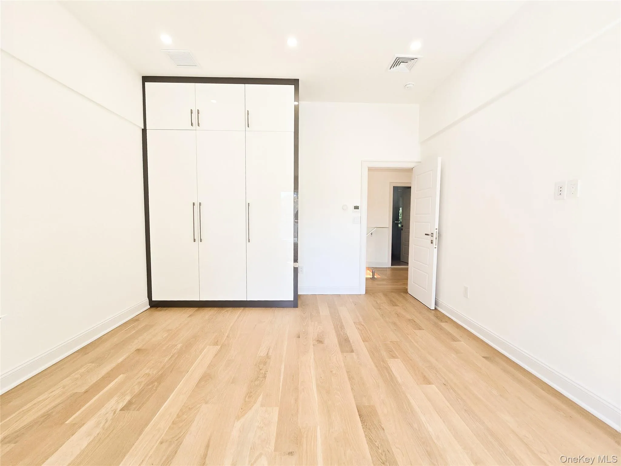 49-32 Annadale Lane, New York, NY, 4 Bedrooms Bedrooms, 10 Rooms Rooms,4 BathroomsBathrooms,Residential,For Rent,Annadale,0,1028697 49-32 Annadale Lane, New York, NY, 4 Bedrooms Bedrooms, 10 Rooms Rooms,4 BathroomsBathrooms,Residential,For Rent,Annadale,0,1028697