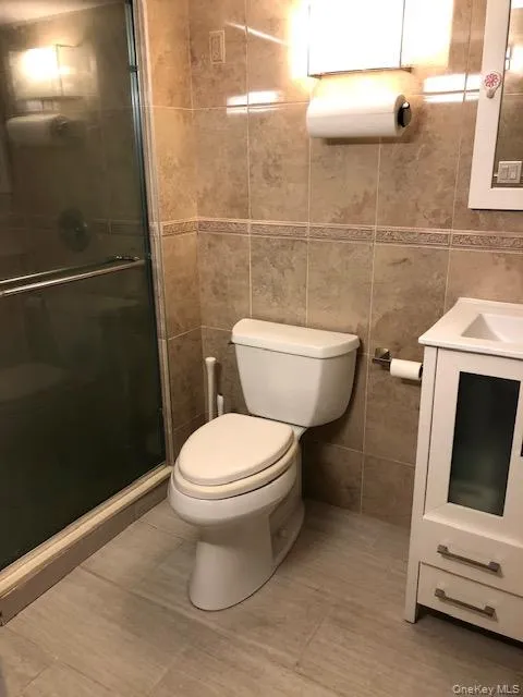 12-31 Robin Lane, New York, NY, 2 Bedrooms Bedrooms, 7 Rooms Rooms,2 BathroomsBathrooms,Residential,For Rent,Robin,0,1028705 12-31 Robin Lane, New York, NY, 2 Bedrooms Bedrooms, 7 Rooms Rooms,2 BathroomsBathrooms,Residential,For Rent,Robin,0,1028705