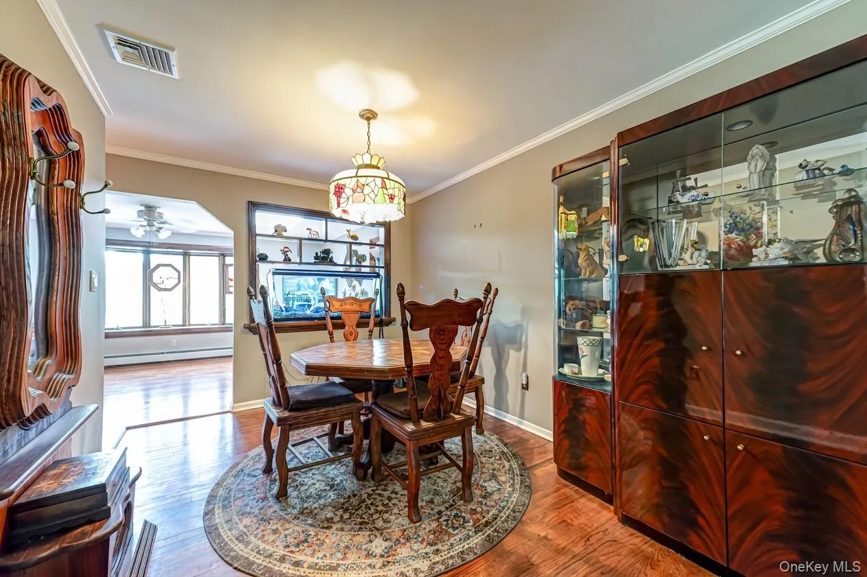 41 Oak Street, Smithtown, NY, 4 Bedrooms Bedrooms, 9 Rooms Rooms,2 BathroomsBathrooms,Residential,For Rent,Oak,0,1028706 41 Oak Street, Smithtown, NY, 4 Bedrooms Bedrooms, 9 Rooms Rooms,2 BathroomsBathrooms,Residential,For Rent,Oak,0,1028706