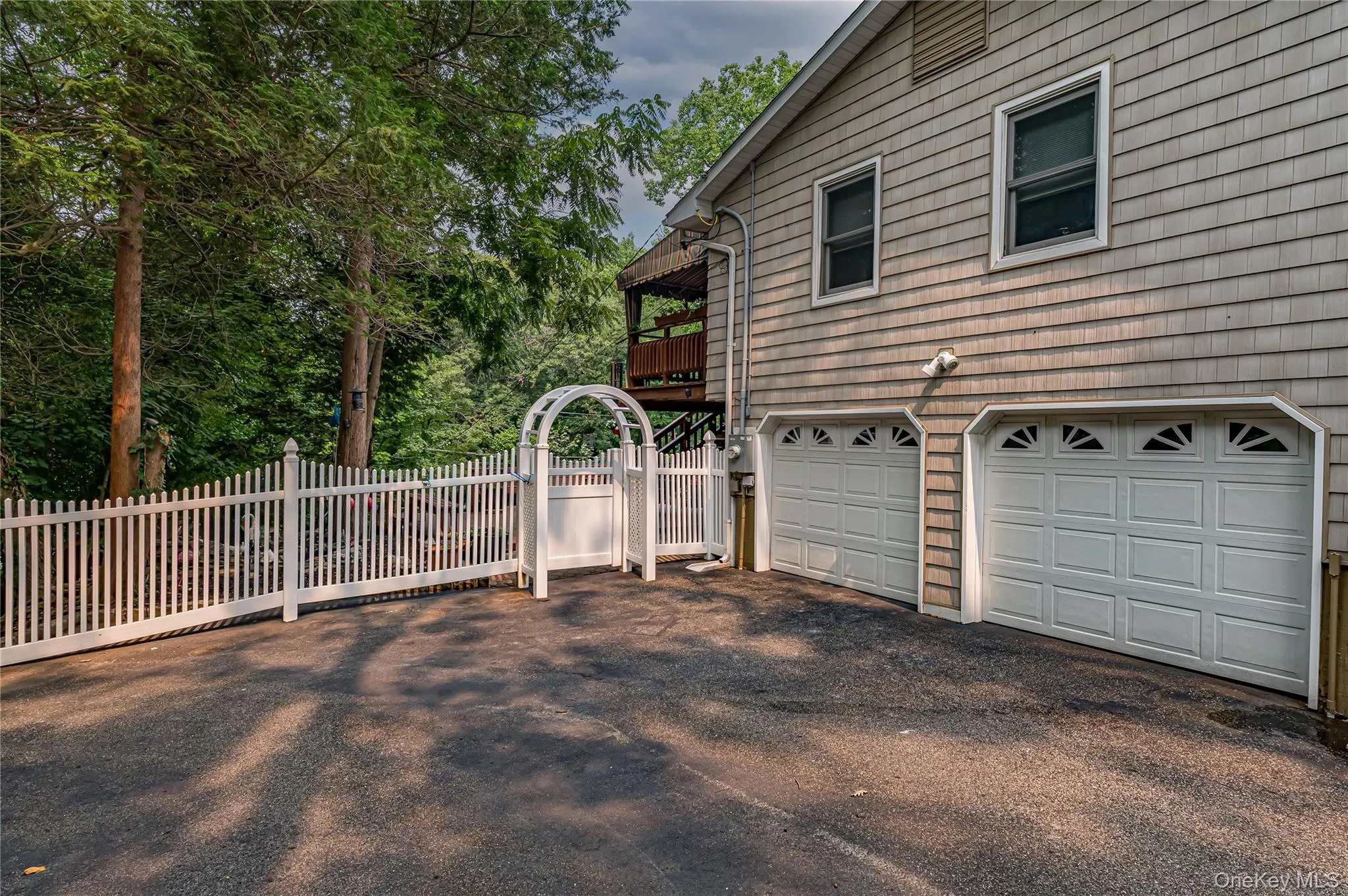 41 Oak Street, Smithtown, NY, 4 Bedrooms Bedrooms, 9 Rooms Rooms,2 BathroomsBathrooms,Residential,For Rent,Oak,0,1028706 41 Oak Street, Smithtown, NY, 4 Bedrooms Bedrooms, 9 Rooms Rooms,2 BathroomsBathrooms,Residential,For Rent,Oak,0,1028706