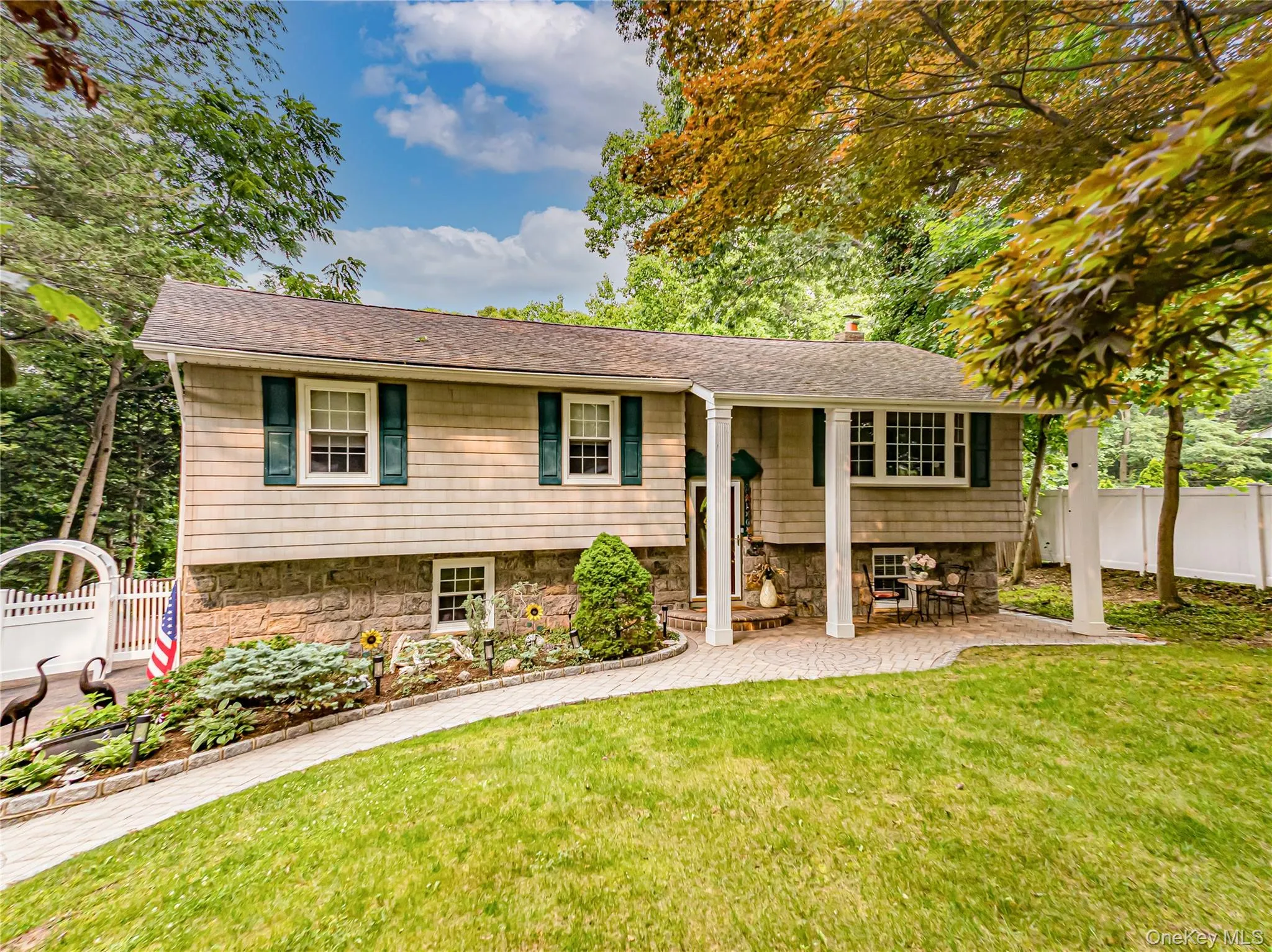41 Oak Street, Smithtown, NY, 4 Bedrooms Bedrooms, 9 Rooms Rooms,2 BathroomsBathrooms,Residential,For Rent,Oak,0,1028706 41 Oak Street, Smithtown, NY, 4 Bedrooms Bedrooms, 9 Rooms Rooms,2 BathroomsBathrooms,Residential,For Rent,Oak,0,1028706