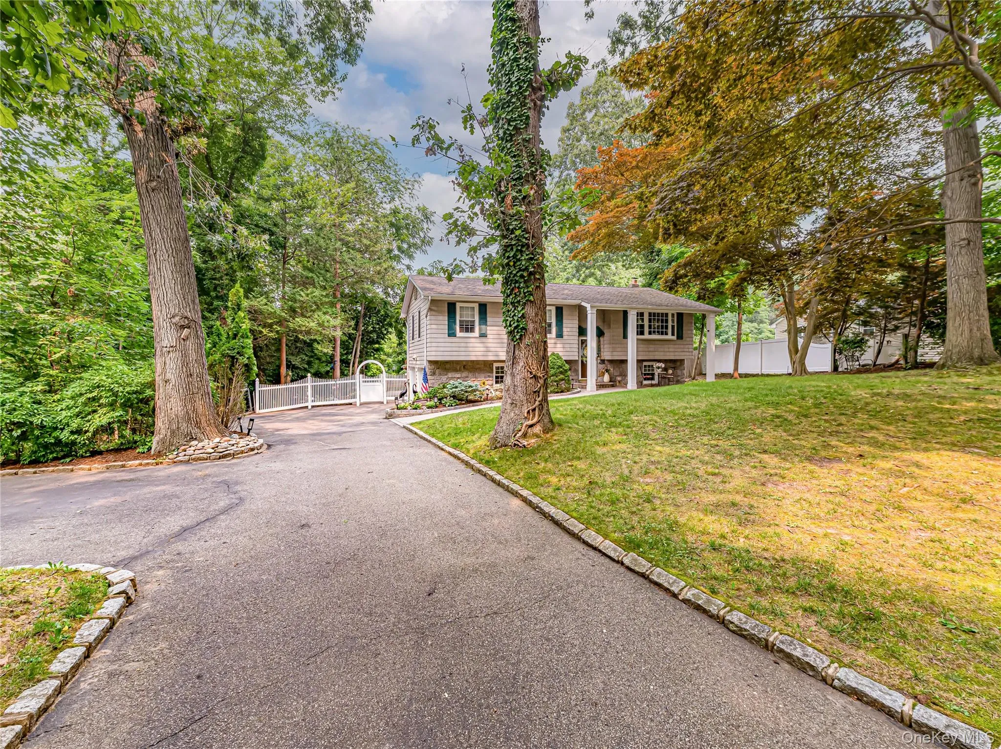 41 Oak Street, Smithtown, NY, 4 Bedrooms Bedrooms, 9 Rooms Rooms,2 BathroomsBathrooms,Residential,For Rent,Oak,0,1028706 41 Oak Street, Smithtown, NY, 4 Bedrooms Bedrooms, 9 Rooms Rooms,2 BathroomsBathrooms,Residential,For Rent,Oak,0,1028706