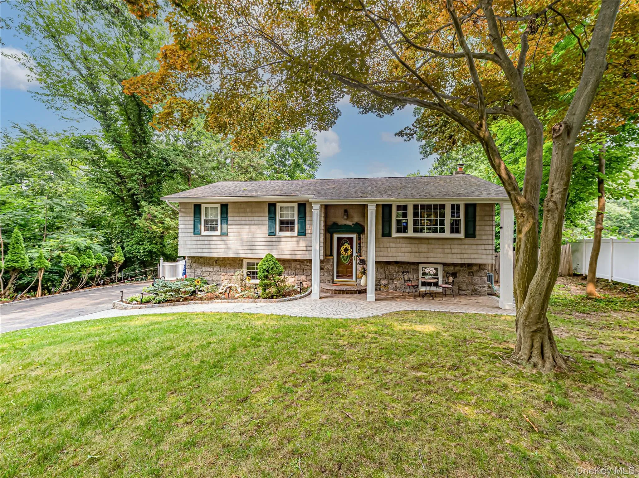 41 Oak Street, Smithtown, NY, 4 Bedrooms Bedrooms, 9 Rooms Rooms,2 BathroomsBathrooms,Residential,For Rent,Oak,0,1028706 41 Oak Street, Smithtown, NY, 4 Bedrooms Bedrooms, 9 Rooms Rooms,2 BathroomsBathrooms,Residential,For Rent,Oak,0,1028706