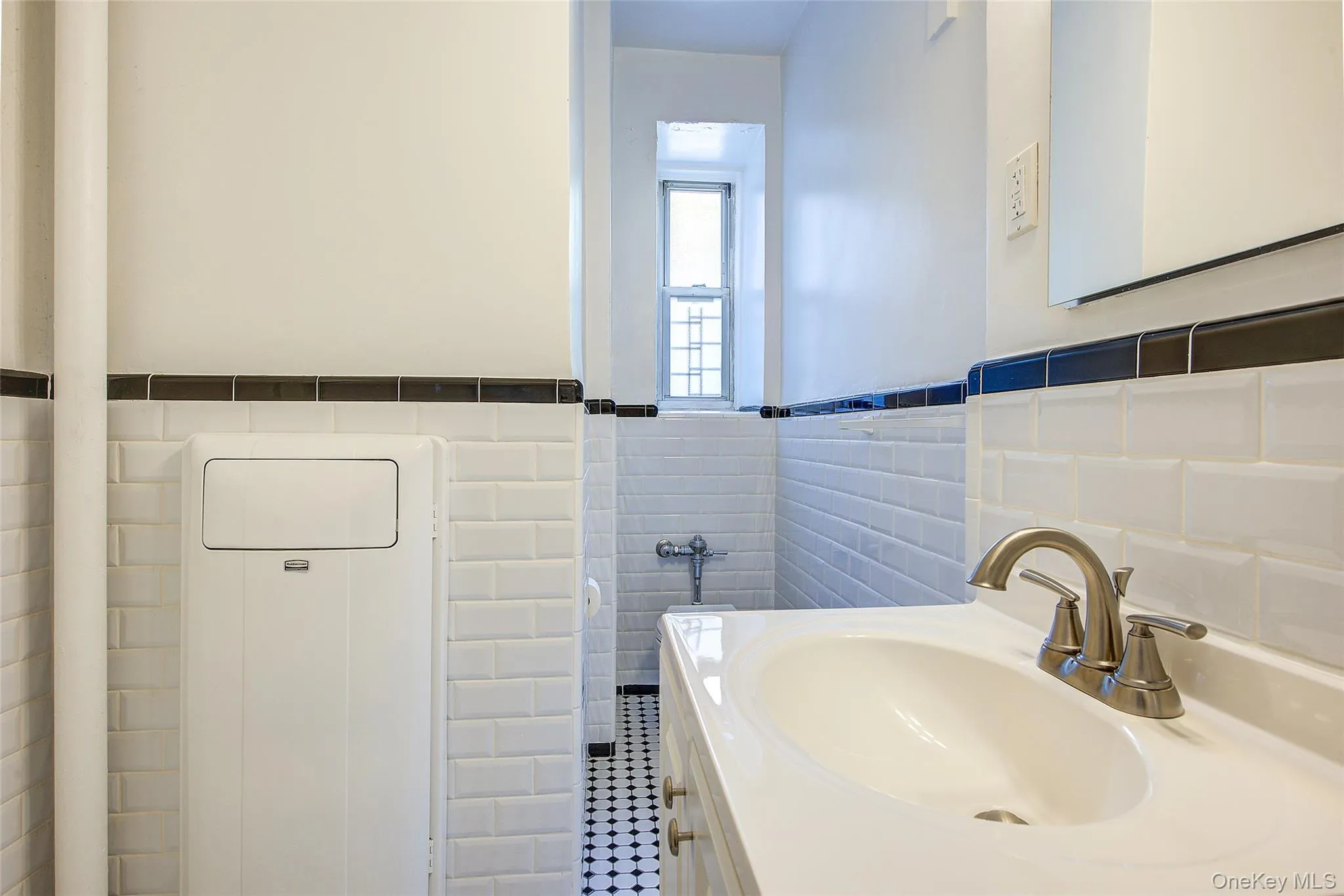 77-14 113th Street, New York, NY, 1 Bedroom Bedrooms, 3 Rooms Rooms,1 BathroomBathrooms,Residential,For Rent,113th,0,1028710 77-14 113th Street, New York, NY, 1 Bedroom Bedrooms, 3 Rooms Rooms,1 BathroomBathrooms,Residential,For Rent,113th,0,1028710