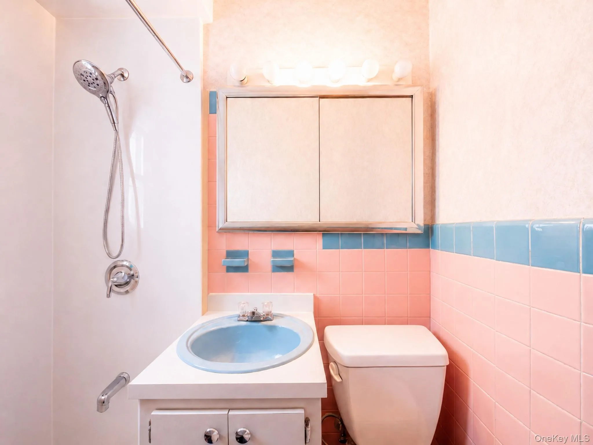 76-53 172nd Street, New York, NY, 4 Bedrooms Bedrooms, 8 Rooms Rooms,3 BathroomsBathrooms,Residential,For Rent,172nd,0,1028713 76-53 172nd Street, New York, NY, 4 Bedrooms Bedrooms, 8 Rooms Rooms,3 BathroomsBathrooms,Residential,For Rent,172nd,0,1028713