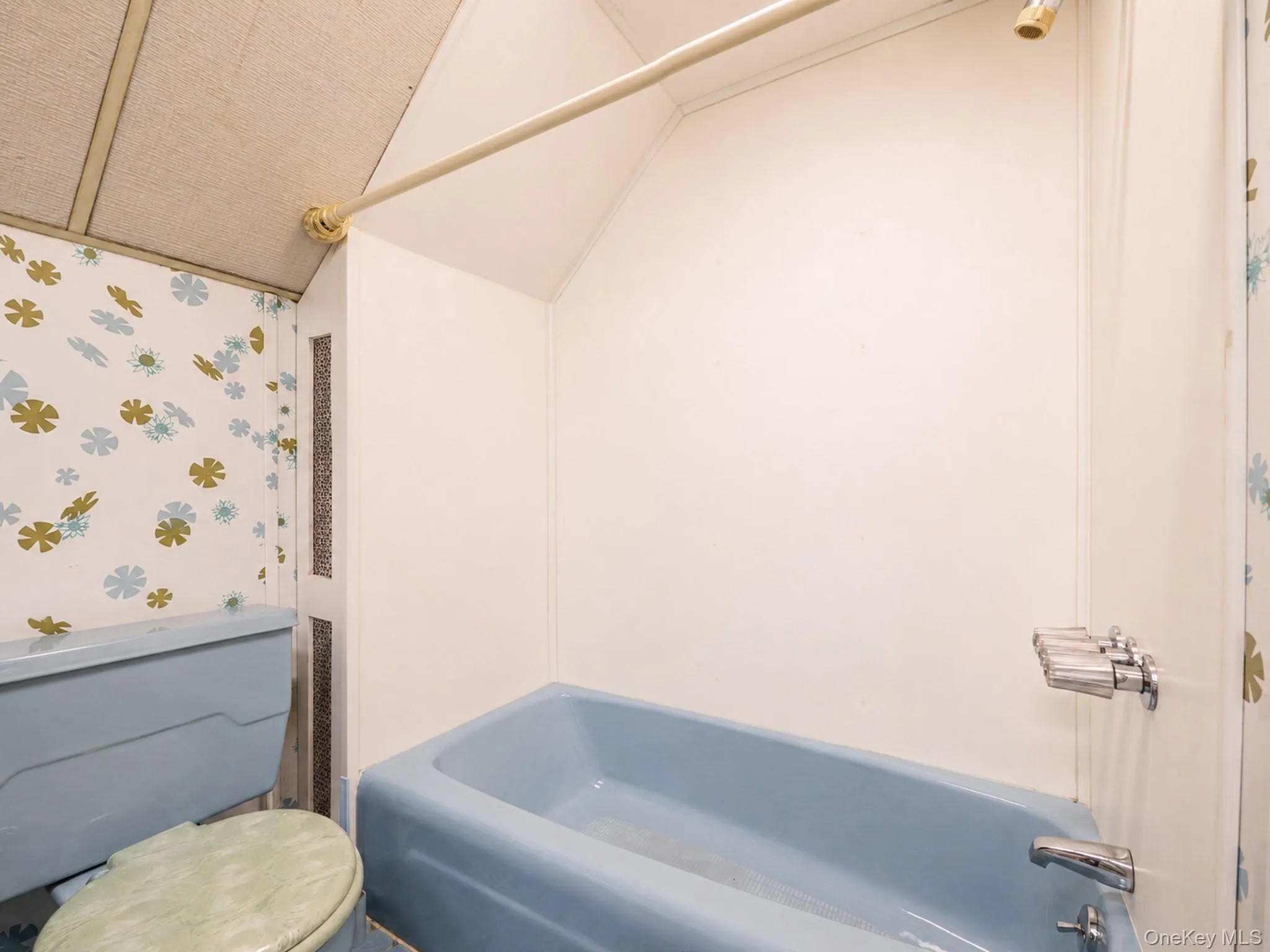 76-53 172nd Street, New York, NY, 4 Bedrooms Bedrooms, 8 Rooms Rooms,3 BathroomsBathrooms,Residential,For Rent,172nd,0,1028713 76-53 172nd Street, New York, NY, 4 Bedrooms Bedrooms, 8 Rooms Rooms,3 BathroomsBathrooms,Residential,For Rent,172nd,0,1028713