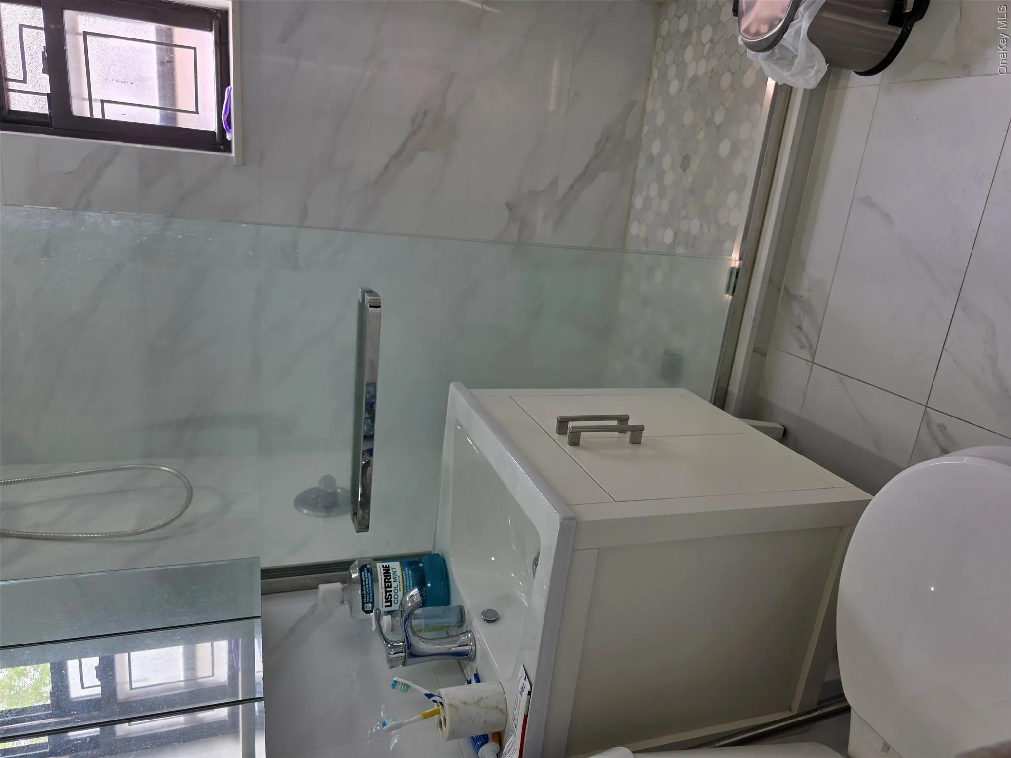 71-37 Vleigh Place, New York, NY, 2 Bedrooms Bedrooms, 6 Rooms Rooms,1 BathroomBathrooms,Residential,For Rent,Vleigh,0,1028714 71-37 Vleigh Place, New York, NY, 2 Bedrooms Bedrooms, 6 Rooms Rooms,1 BathroomBathrooms,Residential,For Rent,Vleigh,0,1028714