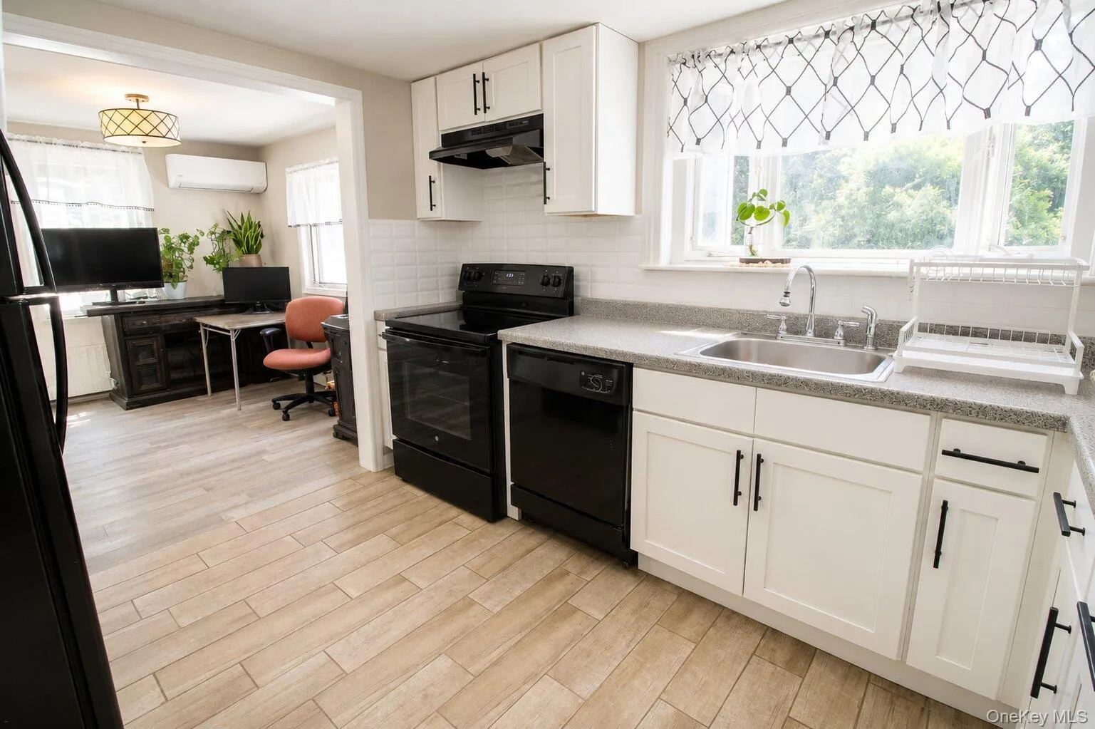 70 Winona Avenue, Newburgh (town), NY, 2 Bedrooms Bedrooms, 4 Rooms Rooms,1 BathroomBathrooms,Residential,For Rent,Winona,0,1028720 70 Winona Avenue, Newburgh (town), NY, 2 Bedrooms Bedrooms, 4 Rooms Rooms,1 BathroomBathrooms,Residential,For Rent,Winona,0,1028720
