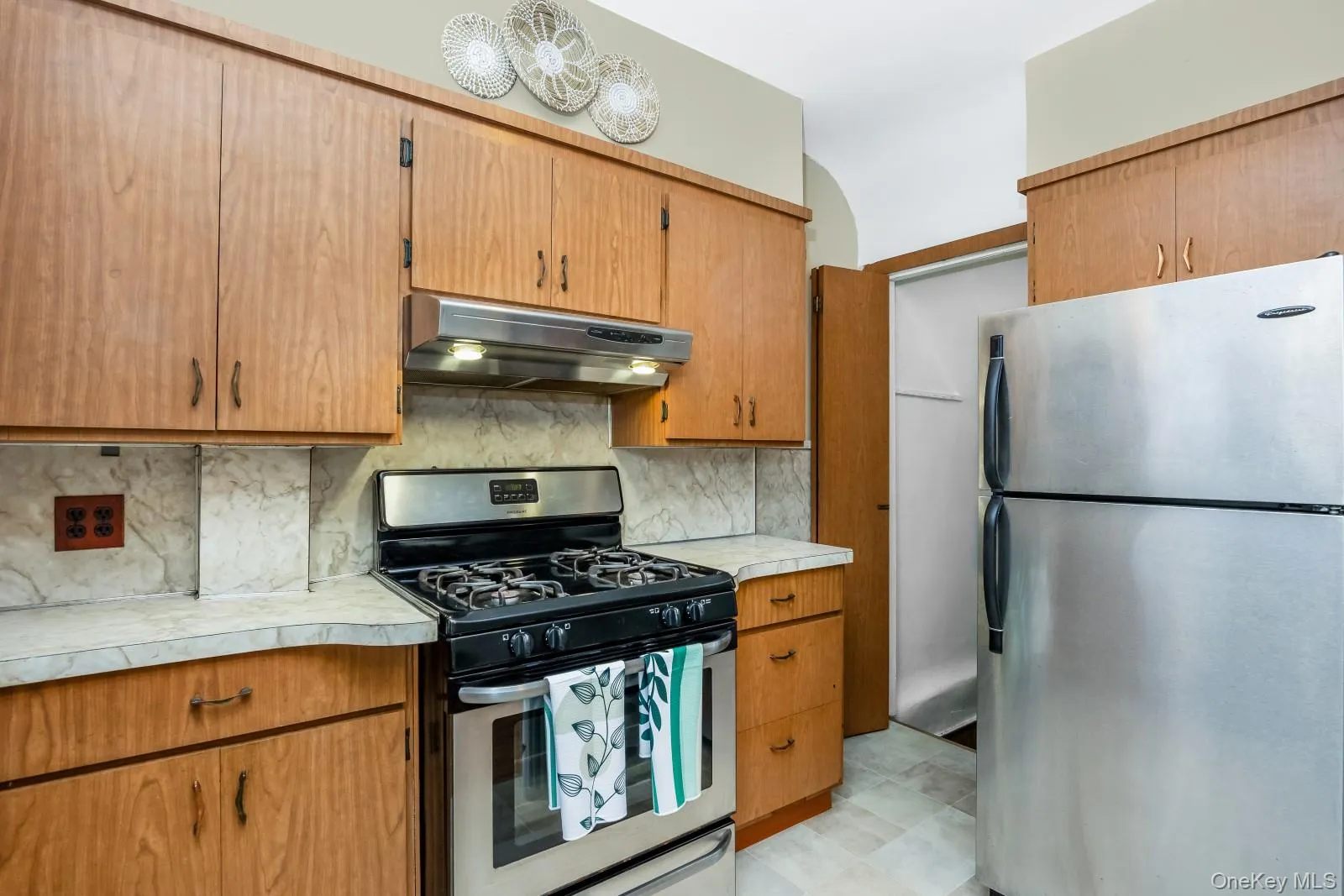 58-40 80th Street, New York, NY, 2 Bedrooms Bedrooms, 8 Rooms Rooms,1 BathroomBathrooms,Residential,For Rent,80th,0,1028723 58-40 80th Street, New York, NY, 2 Bedrooms Bedrooms, 8 Rooms Rooms,1 BathroomBathrooms,Residential,For Rent,80th,0,1028723