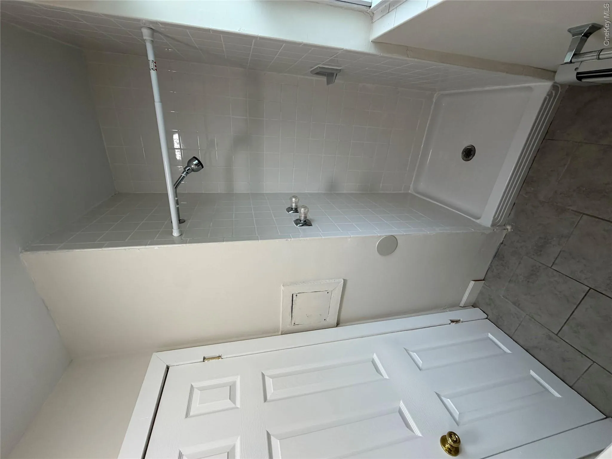 14 Perkal Street, Islip, NY, 3 Bedrooms Bedrooms, 6 Rooms Rooms,2 BathroomsBathrooms,Residential Lease,For Rent,Perkal,0,1028726 14 Perkal Street, Islip, NY, 3 Bedrooms Bedrooms, 6 Rooms Rooms,2 BathroomsBathrooms,Residential Lease,For Rent,Perkal,0,1028726