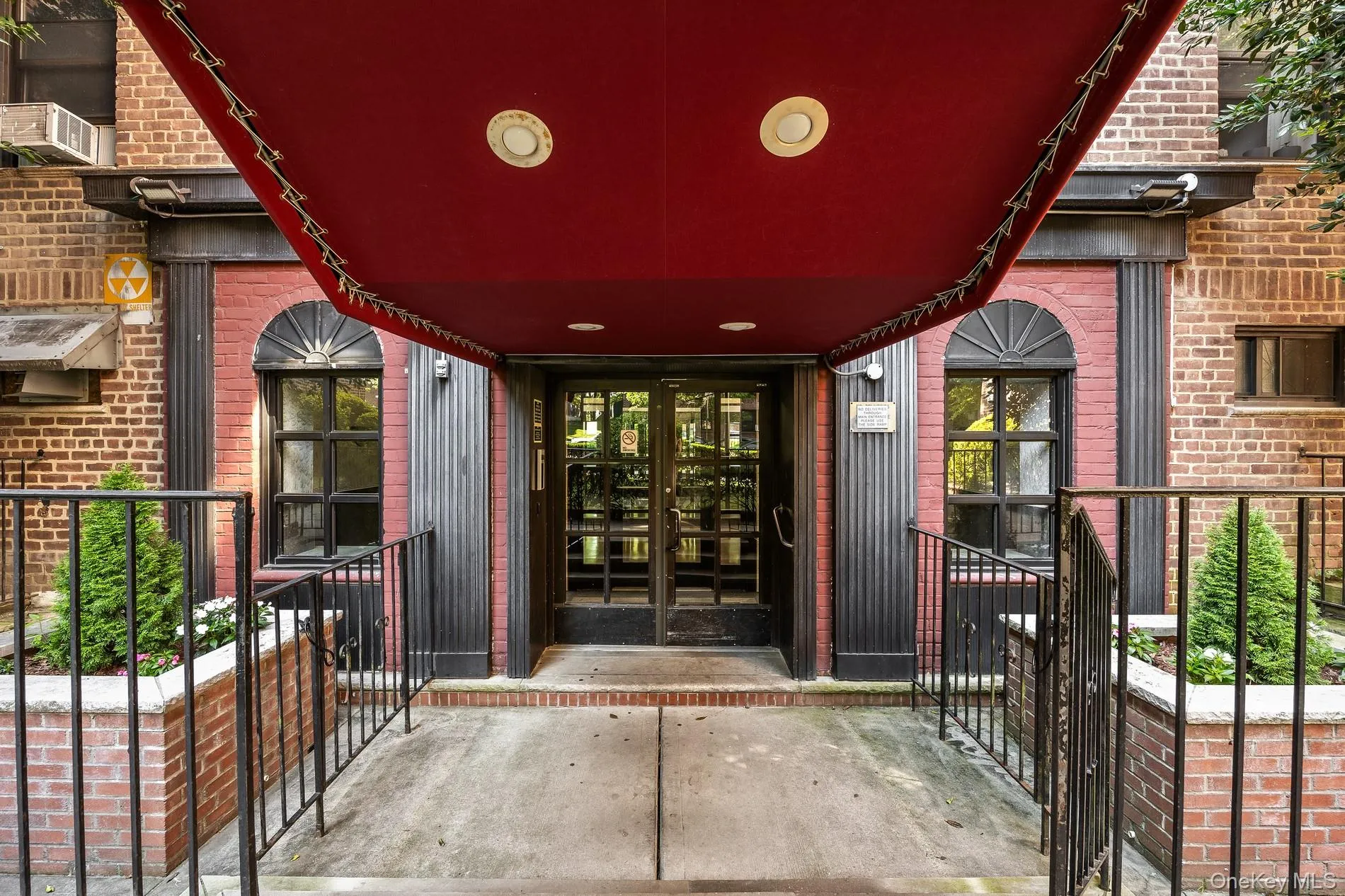 83-25 98 Street, New York, NY, 2 Bedrooms Bedrooms, 5 Rooms Rooms,1 BathroomBathrooms,Residential,For Rent,98,0,1028731 83-25 98 Street, New York, NY, 2 Bedrooms Bedrooms, 5 Rooms Rooms,1 BathroomBathrooms,Residential,For Rent,98,0,1028731