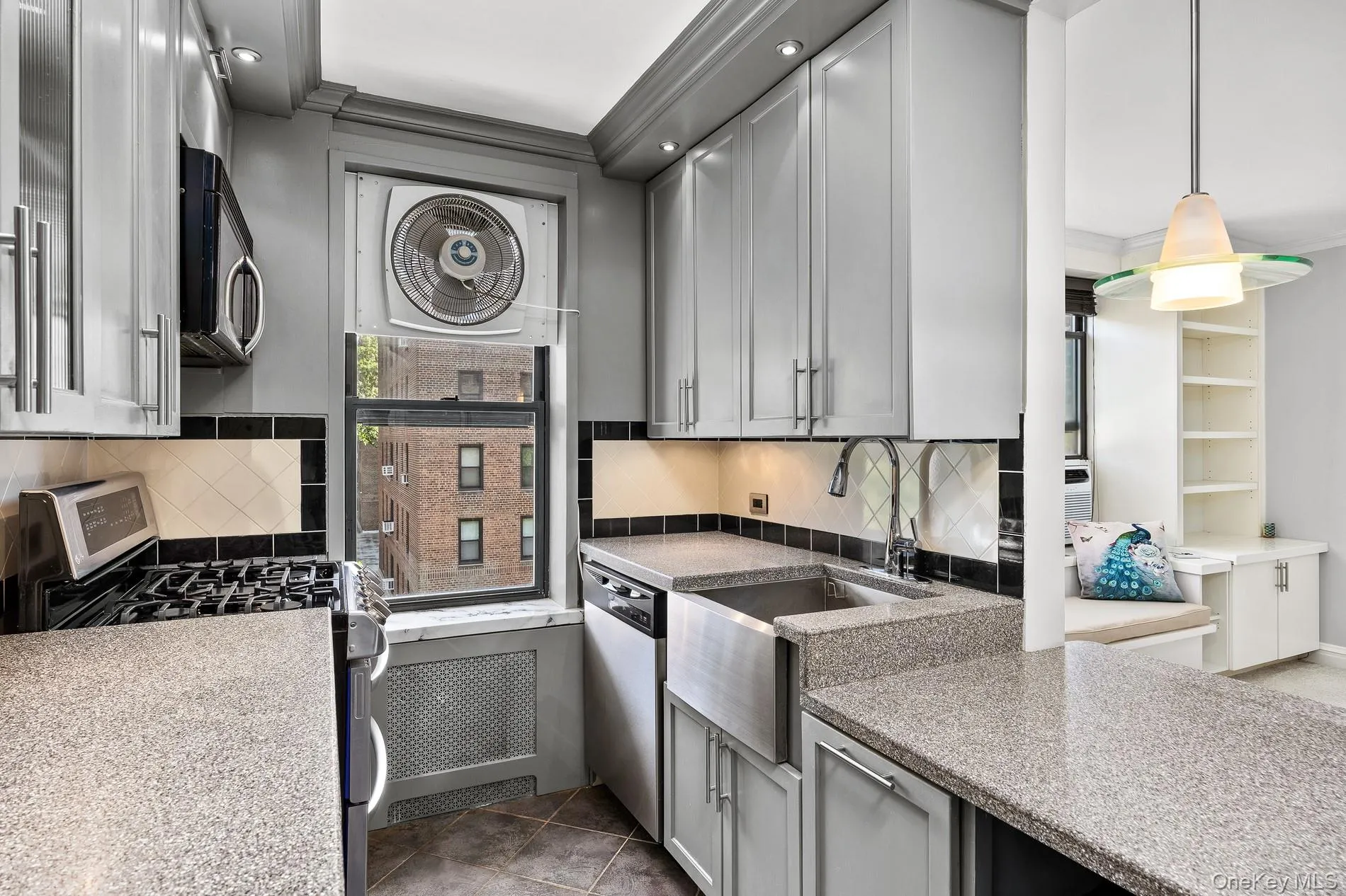 83-25 98 Street, New York, NY, 2 Bedrooms Bedrooms, 5 Rooms Rooms,1 BathroomBathrooms,Residential,For Rent,98,0,1028731 83-25 98 Street, New York, NY, 2 Bedrooms Bedrooms, 5 Rooms Rooms,1 BathroomBathrooms,Residential,For Rent,98,0,1028731
