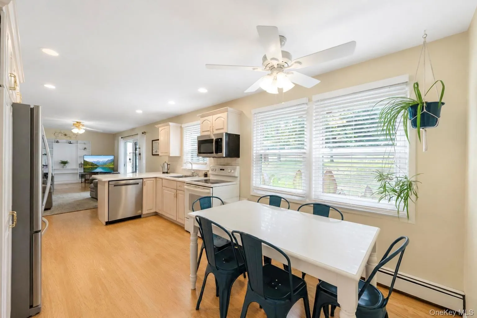 4 Beaverdale Lane, Brookhaven, NY, 3 Bedrooms Bedrooms, 7 Rooms Rooms,2 BathroomsBathrooms,Residential,For Rent,Beaverdale,0,1028735 4 Beaverdale Lane, Brookhaven, NY, 3 Bedrooms Bedrooms, 7 Rooms Rooms,2 BathroomsBathrooms,Residential,For Rent,Beaverdale,0,1028735