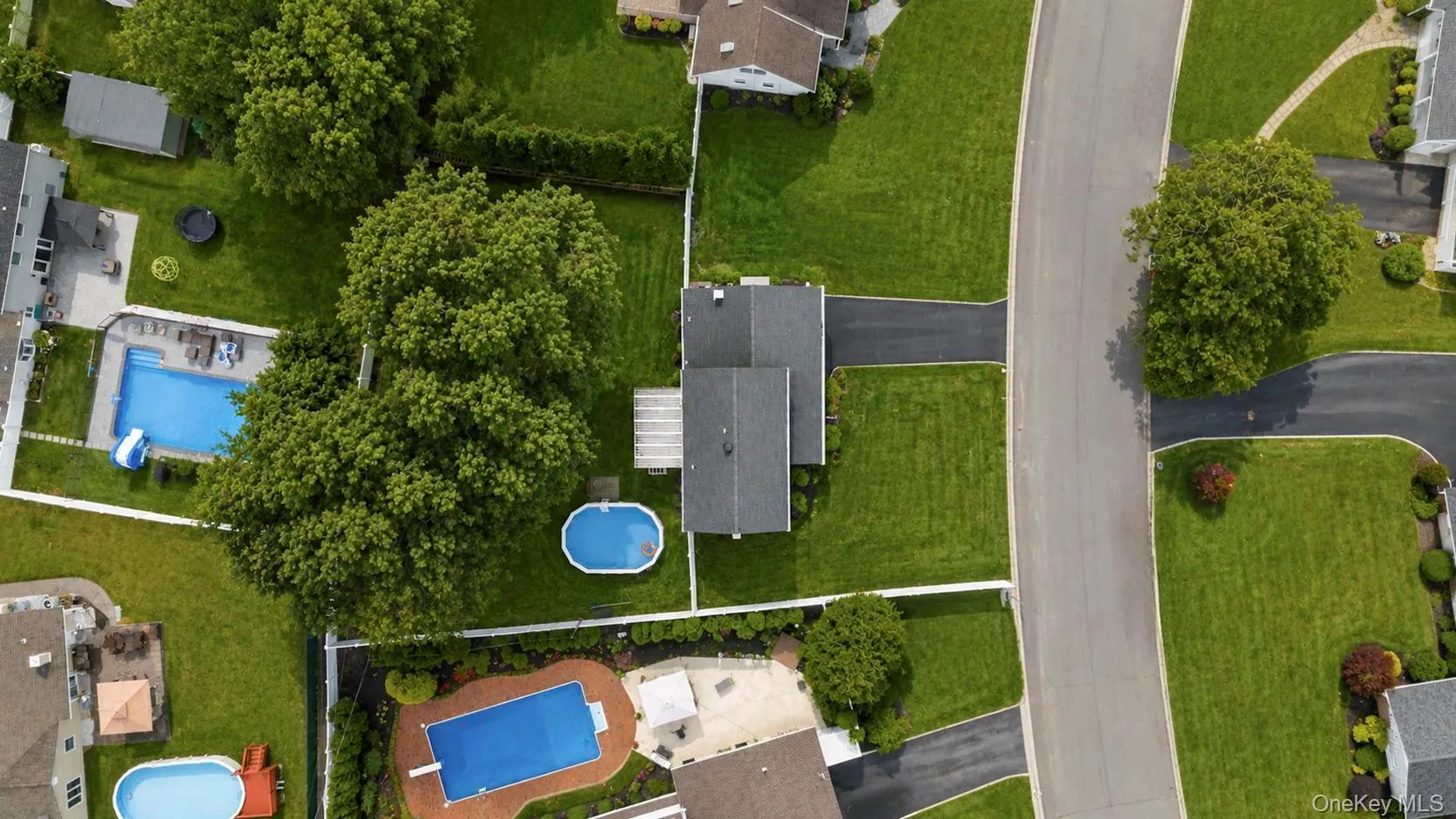 4 Beaverdale Lane, Brookhaven, NY, 3 Bedrooms Bedrooms, 7 Rooms Rooms,2 BathroomsBathrooms,Residential,For Rent,Beaverdale,0,1028735 4 Beaverdale Lane, Brookhaven, NY, 3 Bedrooms Bedrooms, 7 Rooms Rooms,2 BathroomsBathrooms,Residential,For Rent,Beaverdale,0,1028735