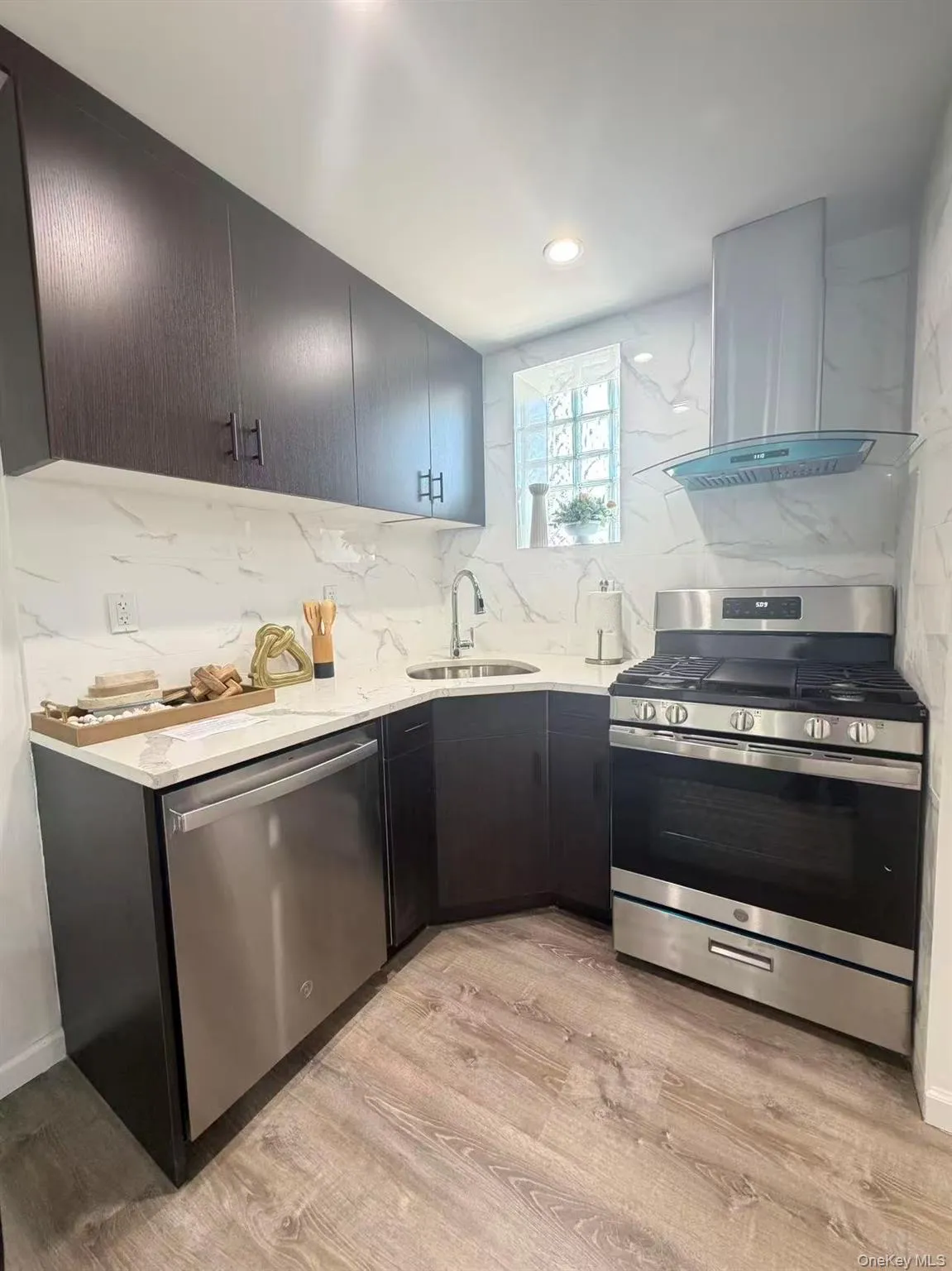 97-30 64th Avenue, New York, NY, 2 Rooms Rooms,1 BathroomBathrooms,Residential,For Rent,64th,0,1028742 97-30 64th Avenue, New York, NY, 2 Rooms Rooms,1 BathroomBathrooms,Residential,For Rent,64th,0,1028742
