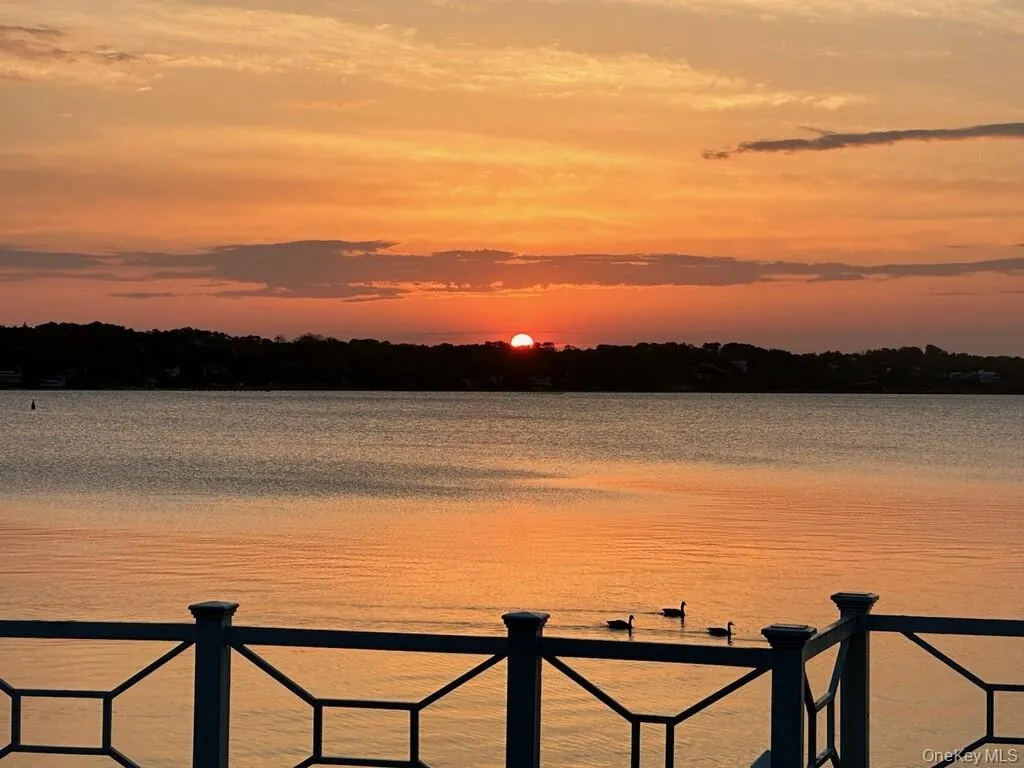 62 Canoe Place Road, Southampton, NY, 2 Bedrooms Bedrooms, 5 Rooms Rooms,2 BathroomsBathrooms,Residential,For Rent,Canoe Place,0,1028744 62 Canoe Place Road, Southampton, NY, 2 Bedrooms Bedrooms, 5 Rooms Rooms,2 BathroomsBathrooms,Residential,For Rent,Canoe Place,0,1028744
