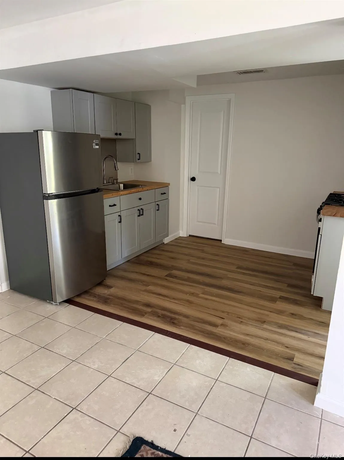 126 Belmont, Middletown, NY, 1 Bedroom Bedrooms, 4 Rooms Rooms,1 BathroomBathrooms,Residential Lease,For Rent,Belmont,0,1028746 126 Belmont, Middletown, NY, 1 Bedroom Bedrooms, 4 Rooms Rooms,1 BathroomBathrooms,Residential Lease,For Rent,Belmont,0,1028746