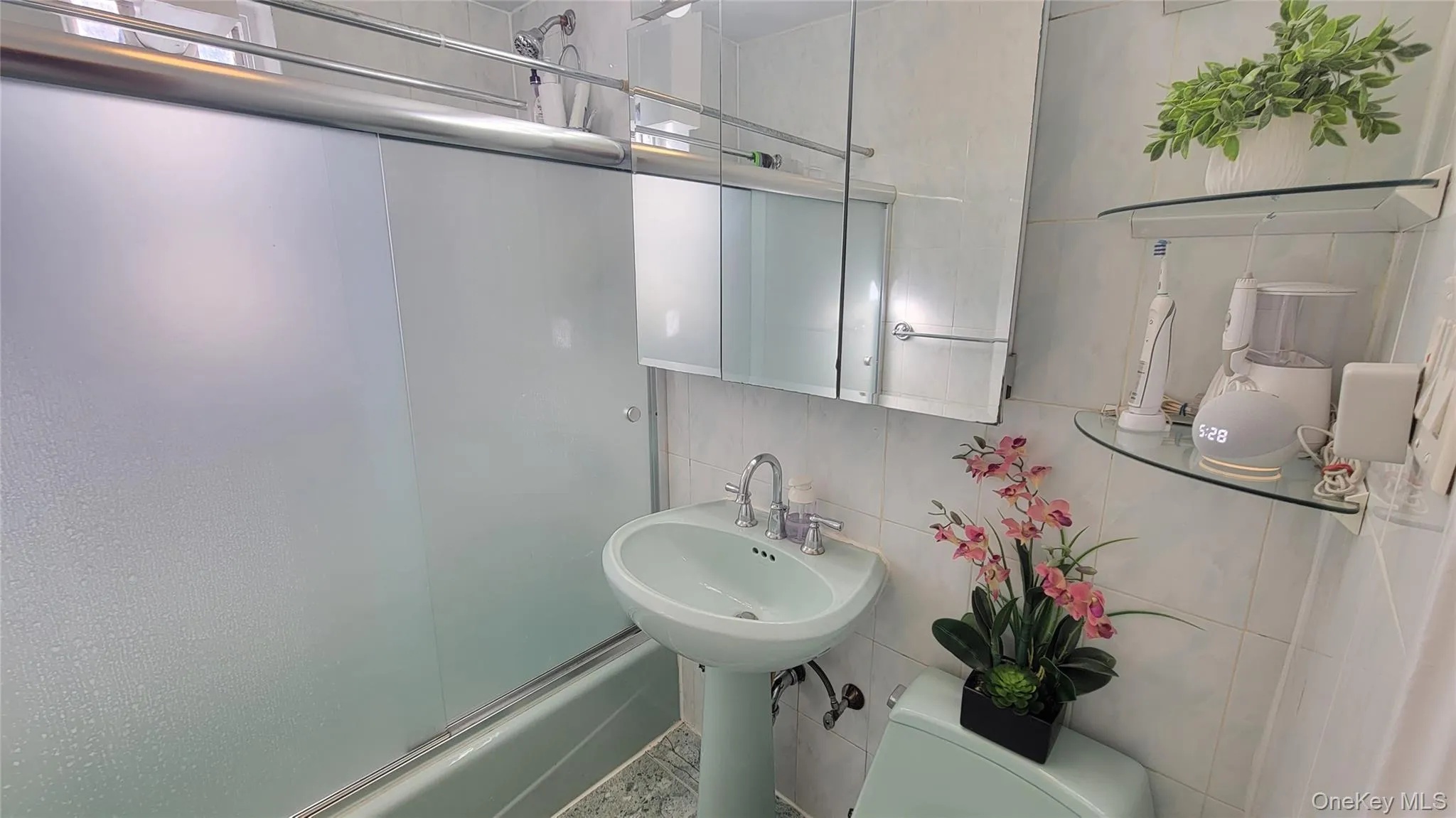 65-30 Grand Central Parkway, New York, NY, 2 Bedrooms Bedrooms, 5 Rooms Rooms,1 BathroomBathrooms,Residential,For Rent,Grand Central Parkway,0,1028755 65-30 Grand Central Parkway, New York, NY, 2 Bedrooms Bedrooms, 5 Rooms Rooms,1 BathroomBathrooms,Residential,For Rent,Grand Central Parkway,0,1028755