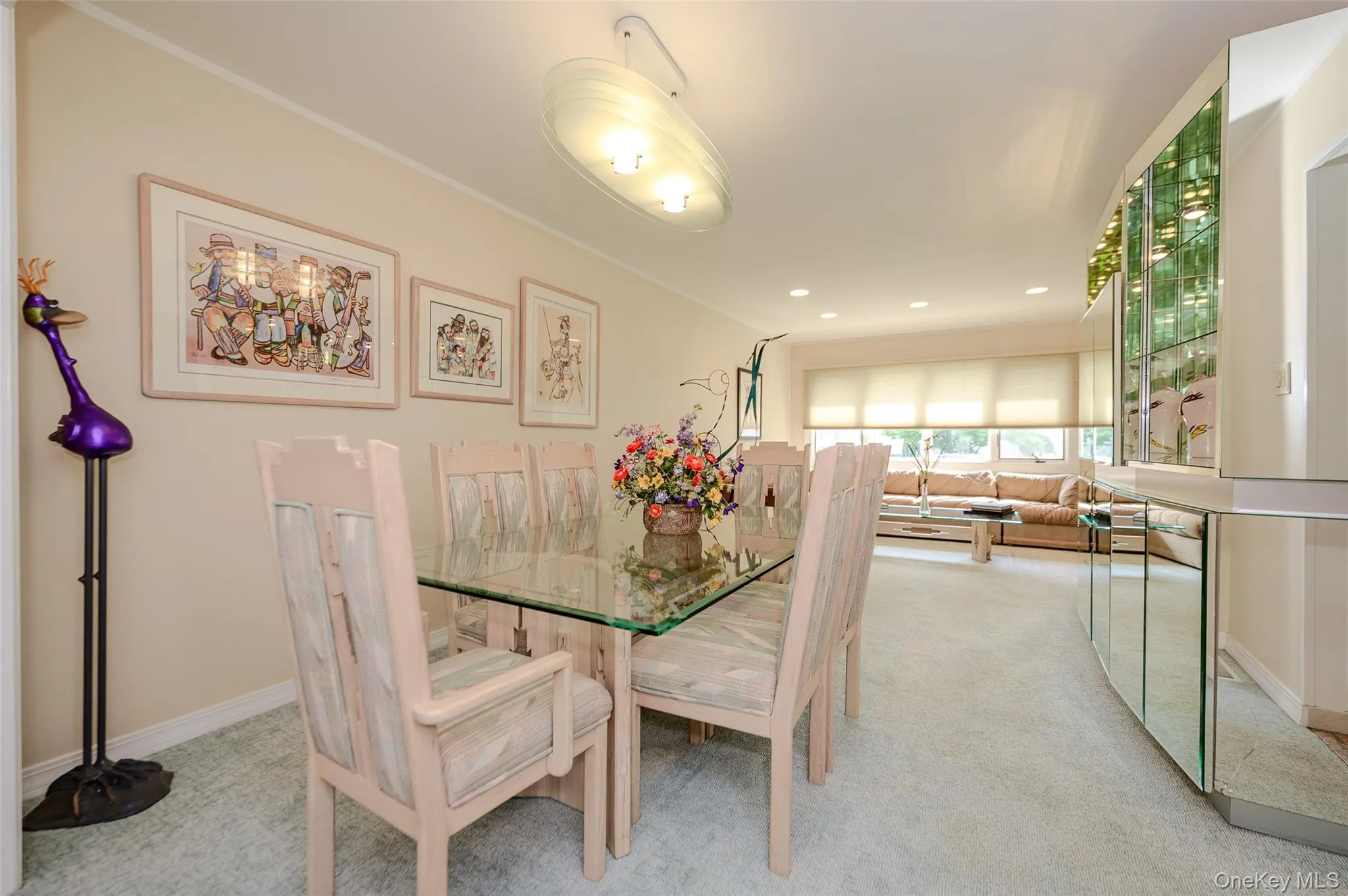 Ample dining space Ample dining space