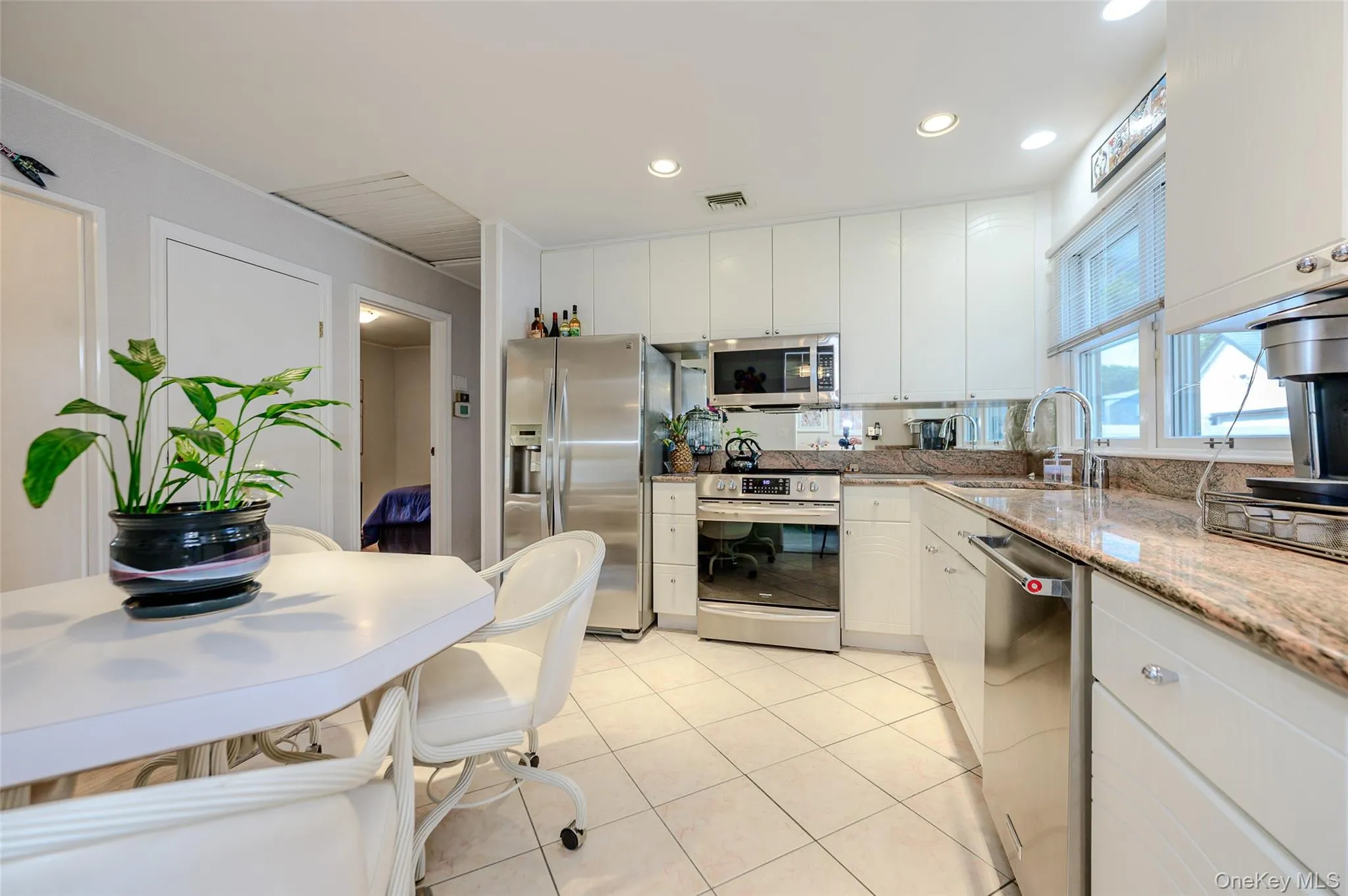 Granite counters and stainless steel appliances Granite counters and stainless steel appliances