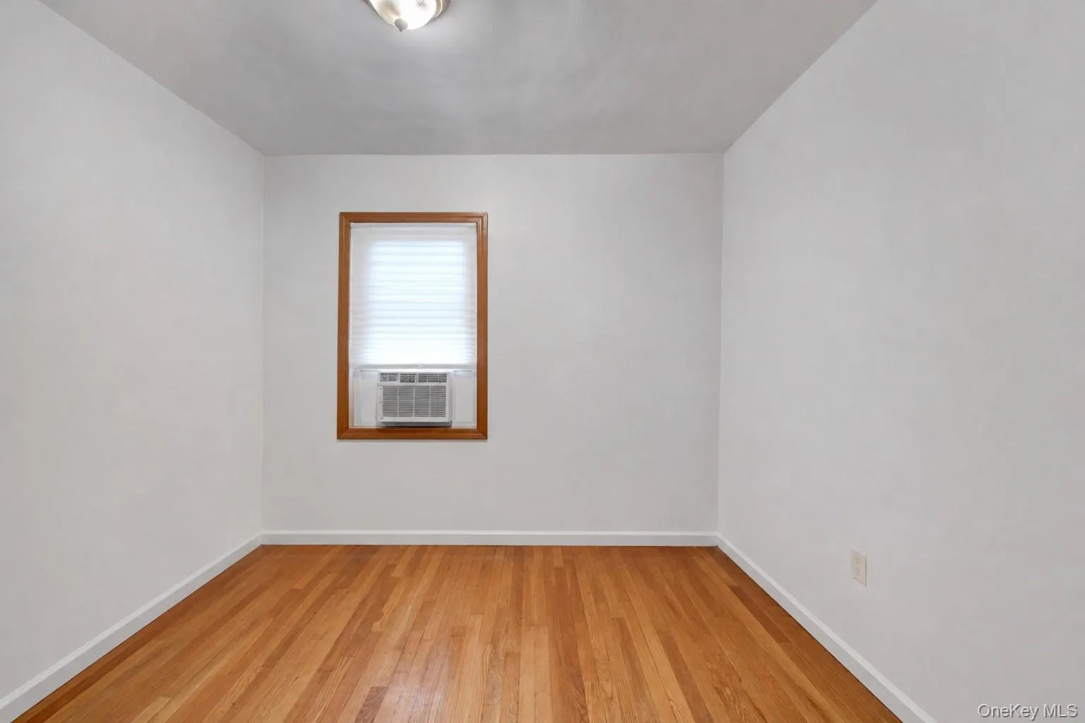 1808 Hering Avenue, New York, NY, 3 Bedrooms Bedrooms, 7 Rooms Rooms,1 BathroomBathrooms,Residential,For Rent,Hering,0,1028761 1808 Hering Avenue, New York, NY, 3 Bedrooms Bedrooms, 7 Rooms Rooms,1 BathroomBathrooms,Residential,For Rent,Hering,0,1028761