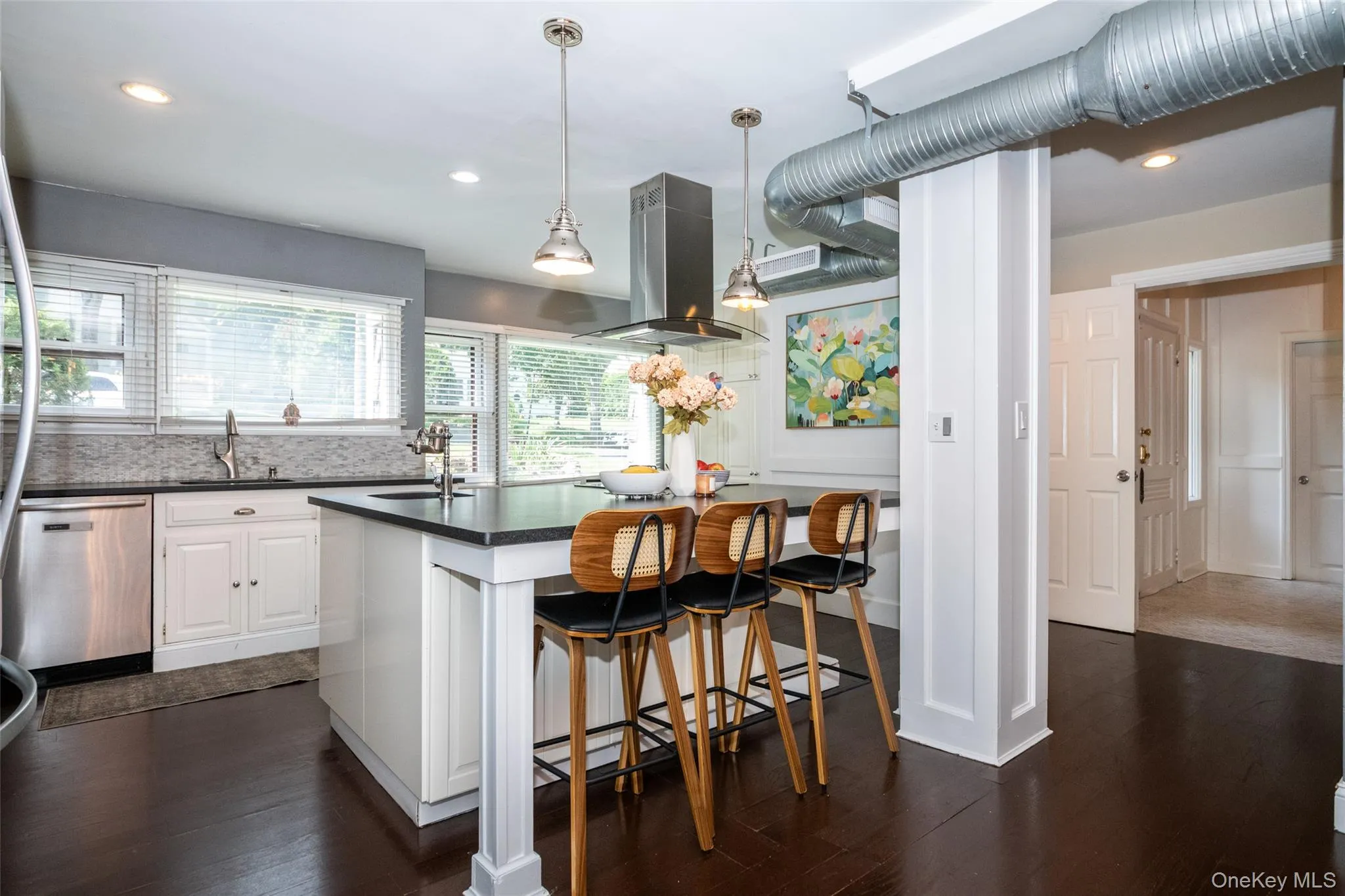 17 Edgewood Avenue, Mamaroneck, NY, 4 Bedrooms Bedrooms, 8 Rooms Rooms,3 BathroomsBathrooms,Residential Lease,For Rent,Edgewood,0,1028773 17 Edgewood Avenue, Mamaroneck, NY, 4 Bedrooms Bedrooms, 8 Rooms Rooms,3 BathroomsBathrooms,Residential Lease,For Rent,Edgewood,0,1028773