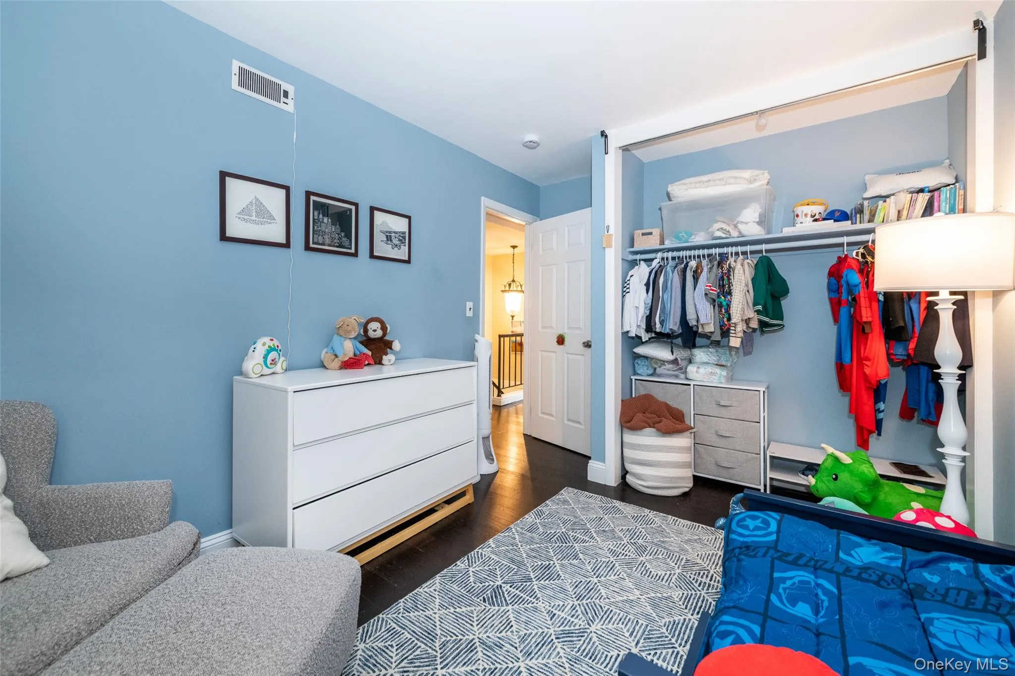 17 Edgewood Avenue, Mamaroneck, NY, 4 Bedrooms Bedrooms, 8 Rooms Rooms,3 BathroomsBathrooms,Residential Lease,For Rent,Edgewood,0,1028773 17 Edgewood Avenue, Mamaroneck, NY, 4 Bedrooms Bedrooms, 8 Rooms Rooms,3 BathroomsBathrooms,Residential Lease,For Rent,Edgewood,0,1028773