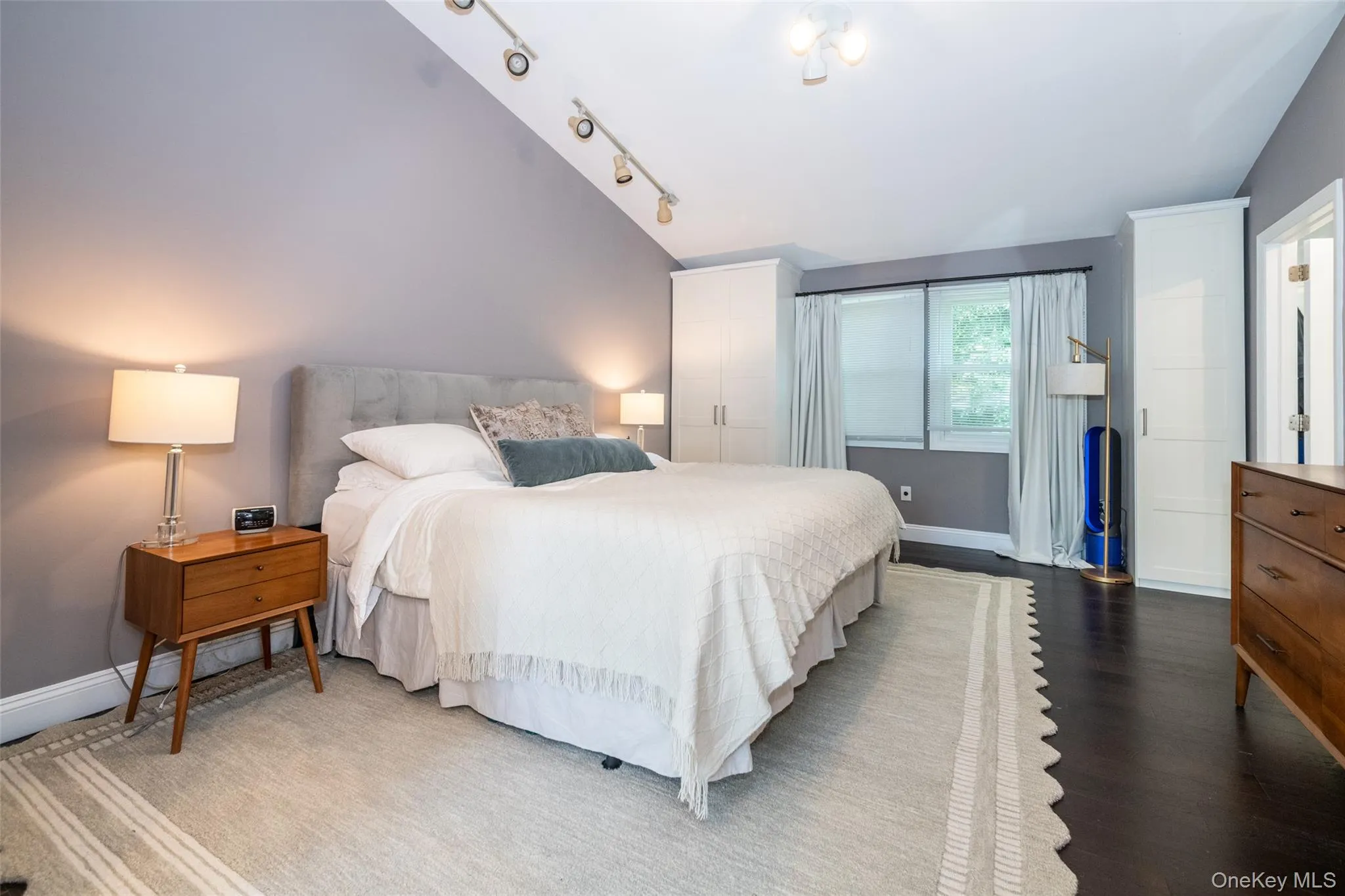 17 Edgewood Avenue, Mamaroneck, NY, 4 Bedrooms Bedrooms, 8 Rooms Rooms,3 BathroomsBathrooms,Residential Lease,For Rent,Edgewood,0,1028773 17 Edgewood Avenue, Mamaroneck, NY, 4 Bedrooms Bedrooms, 8 Rooms Rooms,3 BathroomsBathrooms,Residential Lease,For Rent,Edgewood,0,1028773