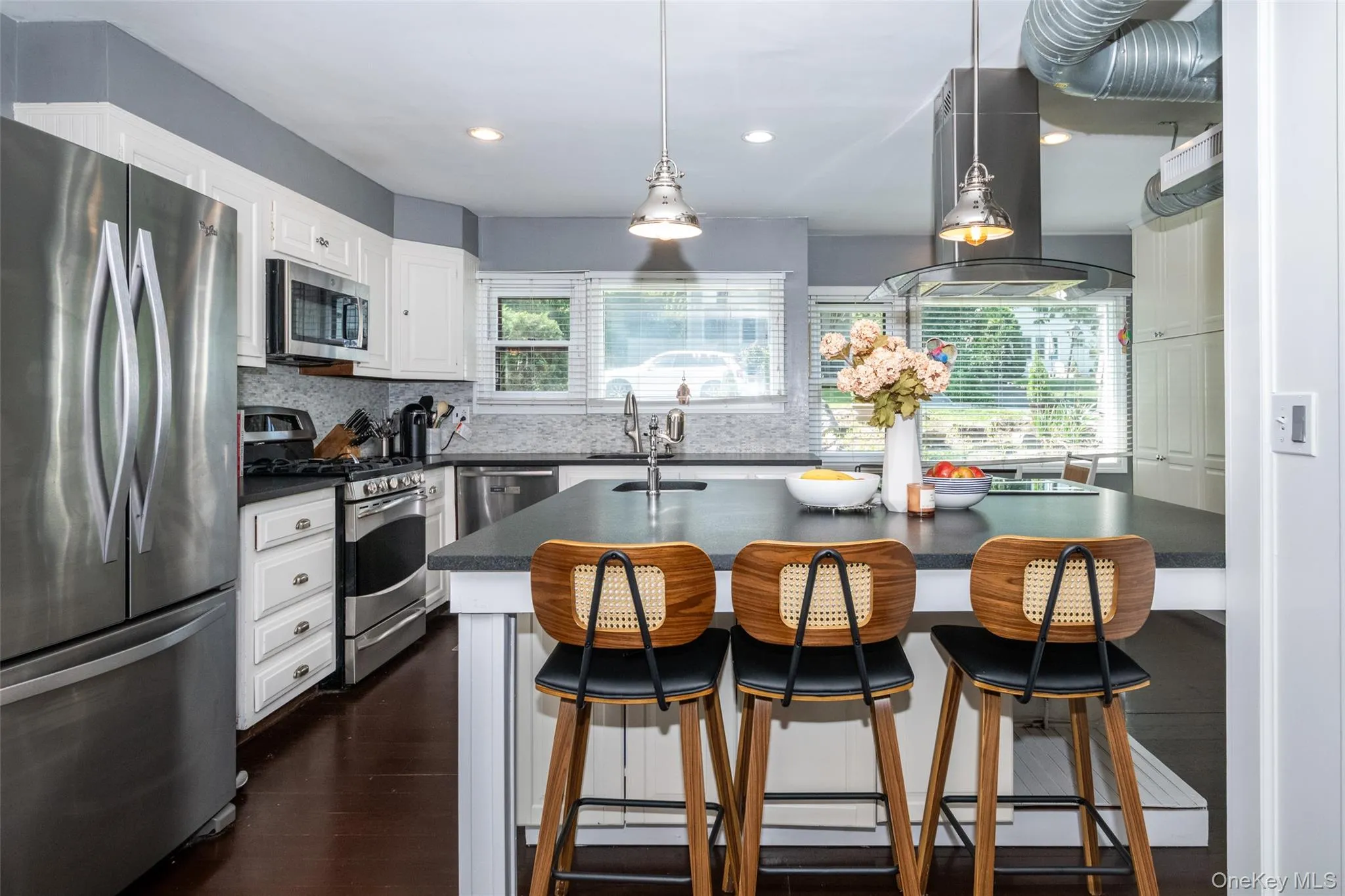 17 Edgewood Avenue, Mamaroneck, NY, 4 Bedrooms Bedrooms, 8 Rooms Rooms,3 BathroomsBathrooms,Residential Lease,For Rent,Edgewood,0,1028773 17 Edgewood Avenue, Mamaroneck, NY, 4 Bedrooms Bedrooms, 8 Rooms Rooms,3 BathroomsBathrooms,Residential Lease,For Rent,Edgewood,0,1028773