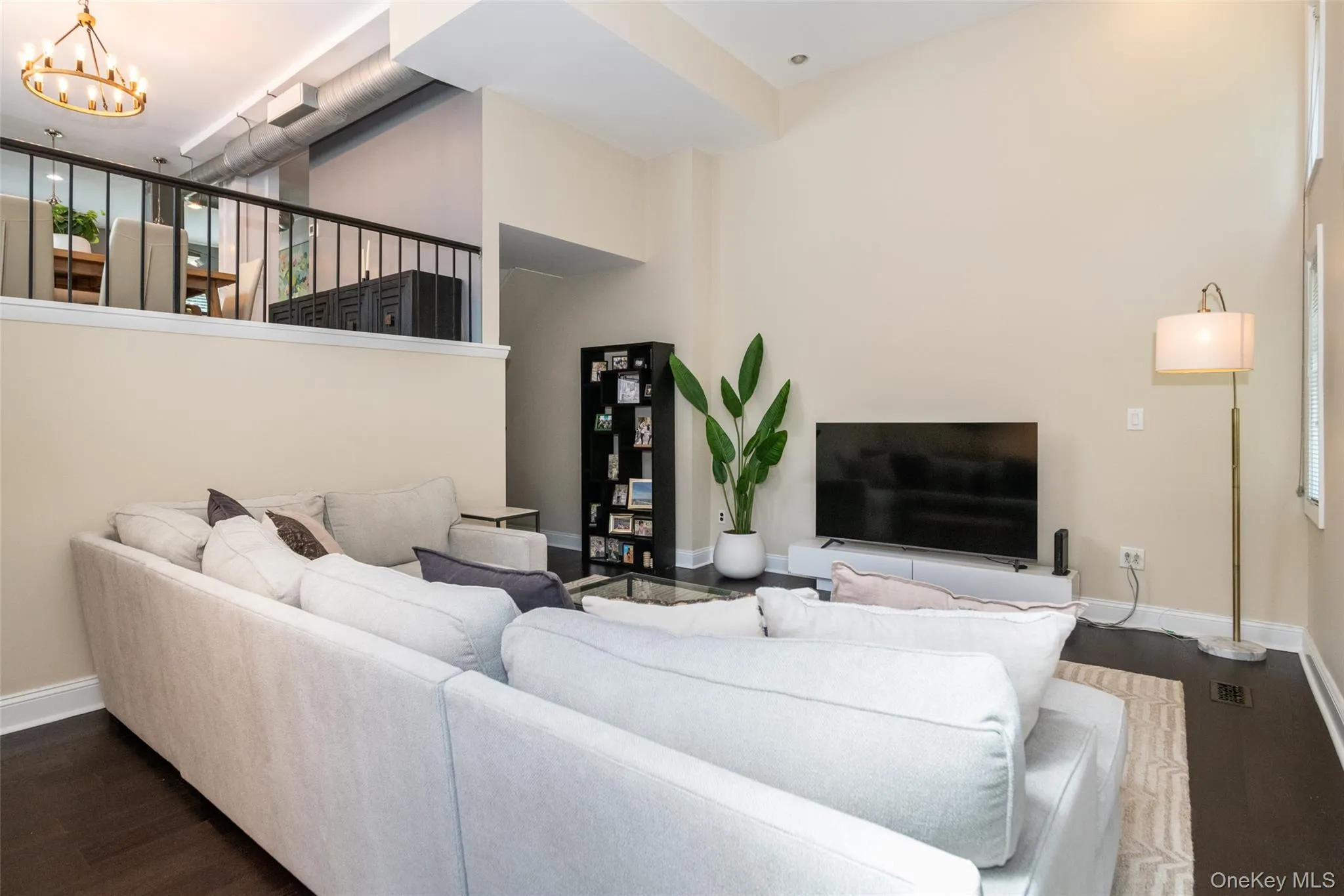 17 Edgewood Avenue, Mamaroneck, NY, 4 Bedrooms Bedrooms, 8 Rooms Rooms,3 BathroomsBathrooms,Residential Lease,For Rent,Edgewood,0,1028773 17 Edgewood Avenue, Mamaroneck, NY, 4 Bedrooms Bedrooms, 8 Rooms Rooms,3 BathroomsBathrooms,Residential Lease,For Rent,Edgewood,0,1028773