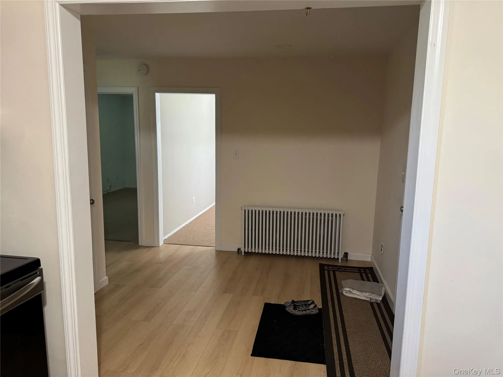 25 Robinson Avenue, Glen Cove, NY, 1 Bedroom Bedrooms, 5 Rooms Rooms,1 BathroomBathrooms,Residential Lease,For Rent,Robinson,0,1028780 25 Robinson Avenue, Glen Cove, NY, 1 Bedroom Bedrooms, 5 Rooms Rooms,1 BathroomBathrooms,Residential Lease,For Rent,Robinson,0,1028780